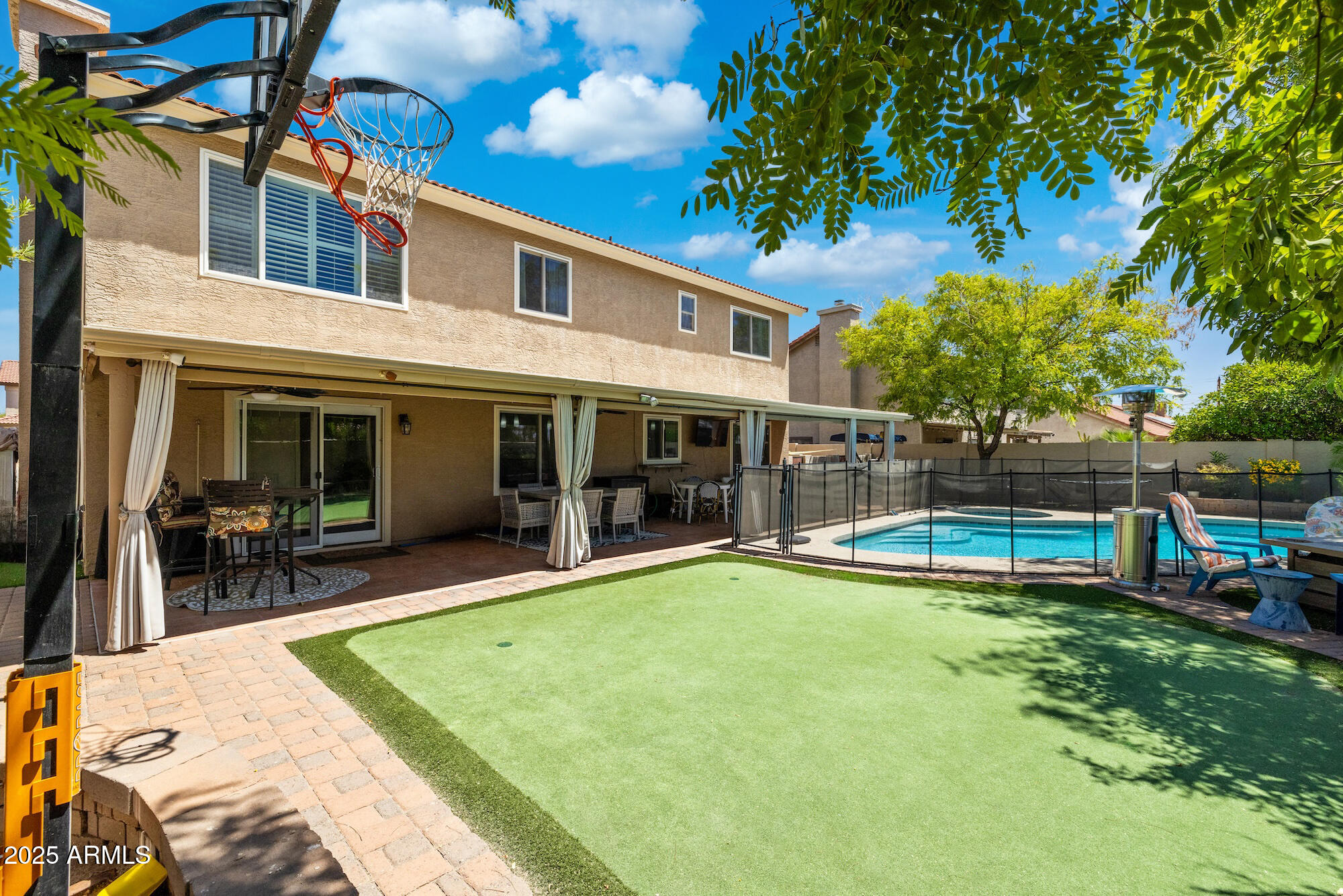 3921 E DESERT FLOWER Lane