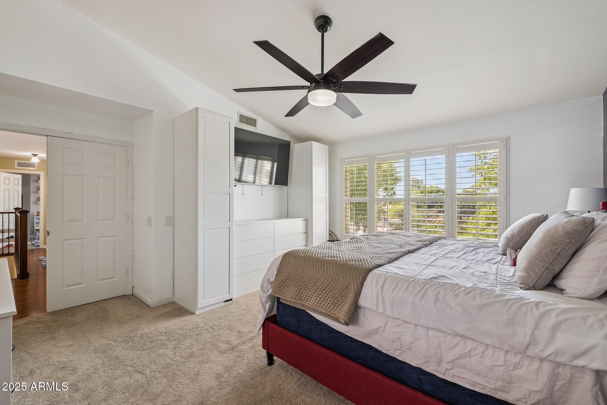 3921 E DESERT FLOWER Lane