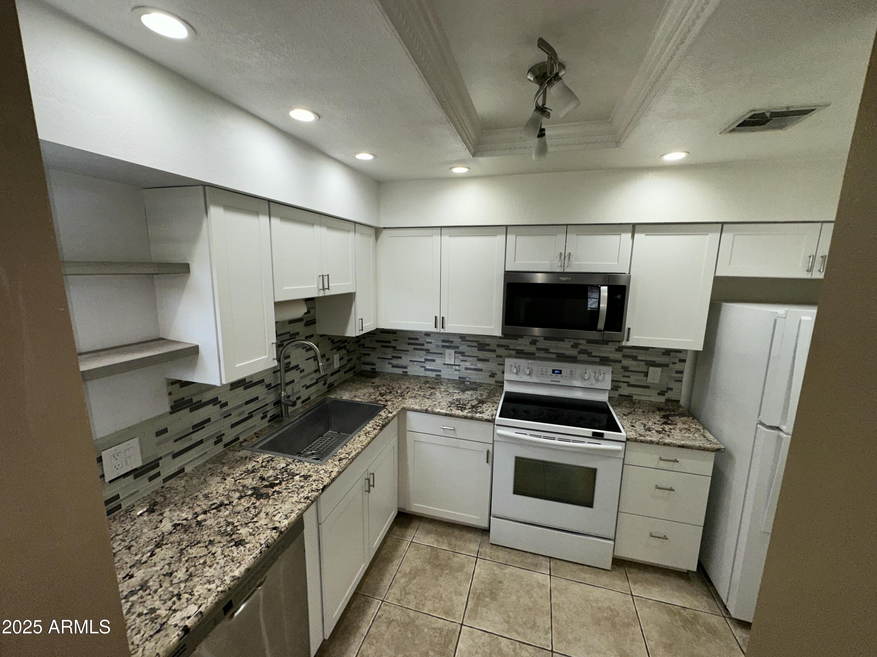 1245 W 1ST Street, 123