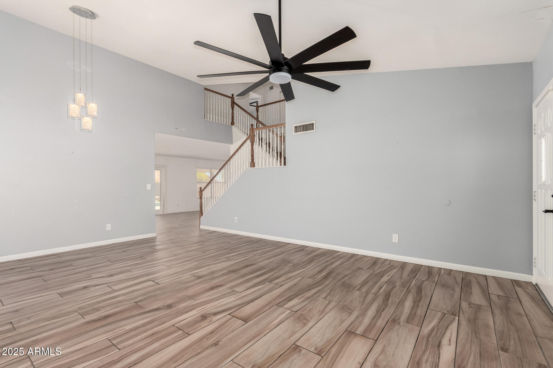 1241 E BLUEFIELD Avenue