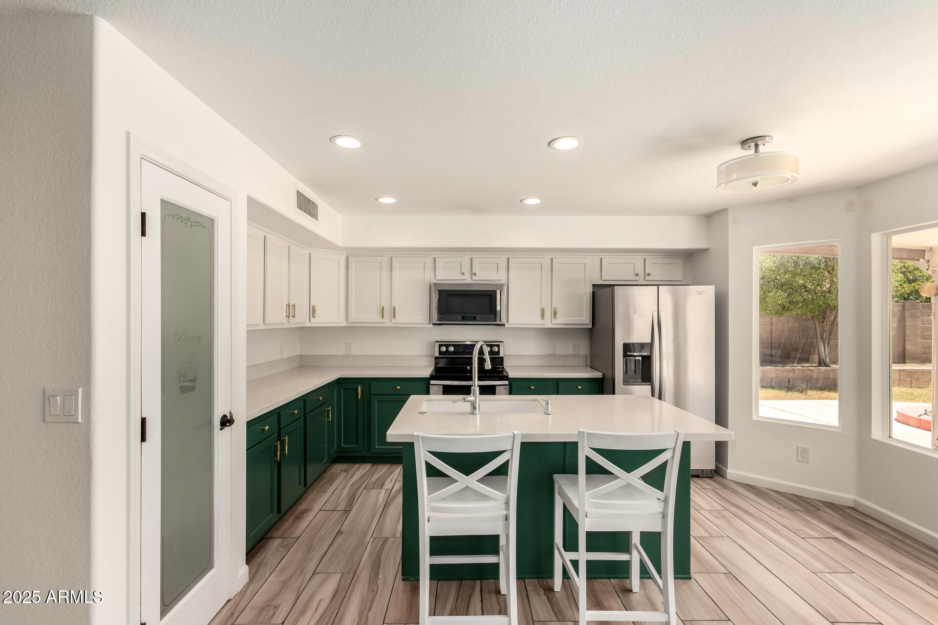 1241 E BLUEFIELD Avenue