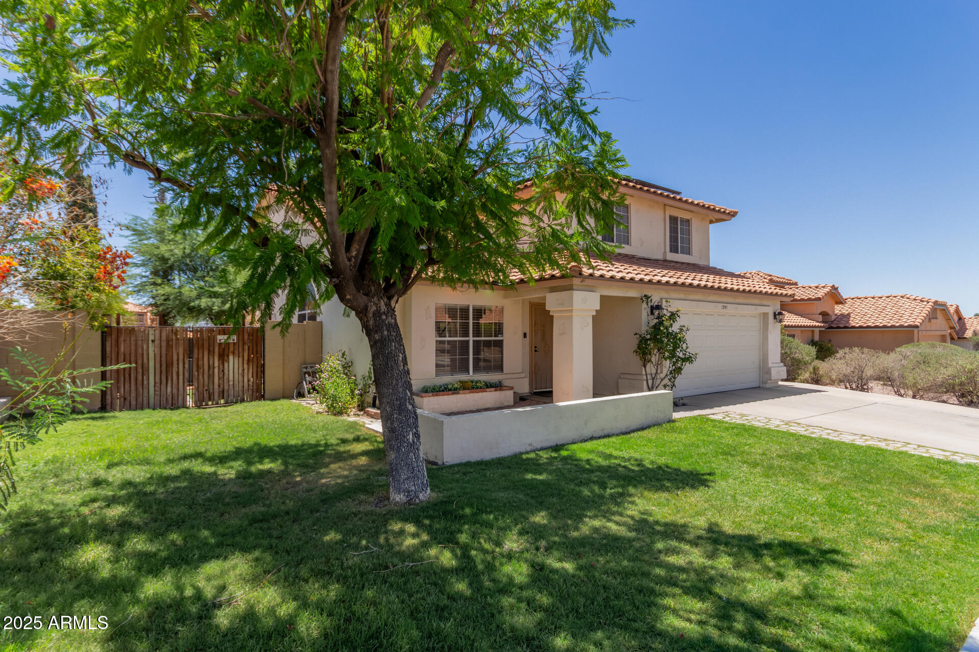 1241 E BLUEFIELD Avenue