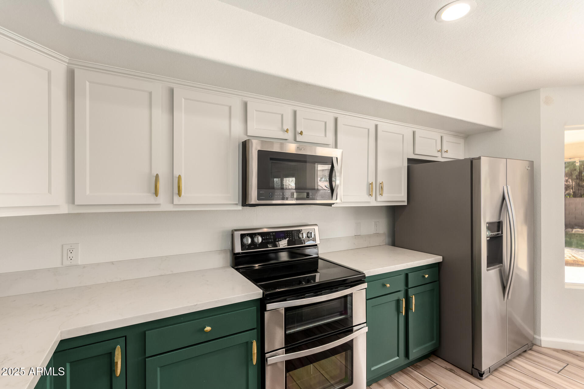 1241 E BLUEFIELD Avenue