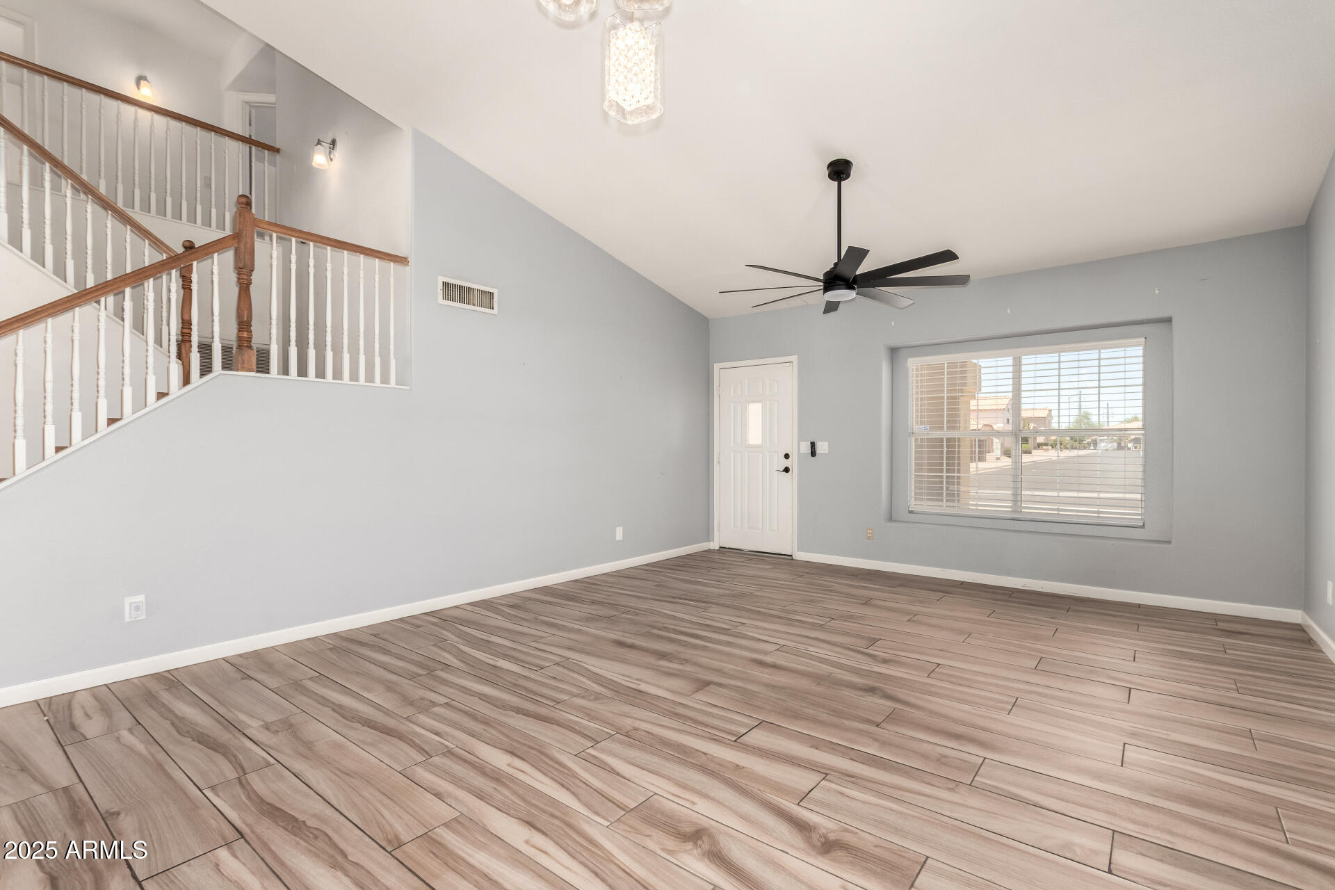 1241 E BLUEFIELD Avenue