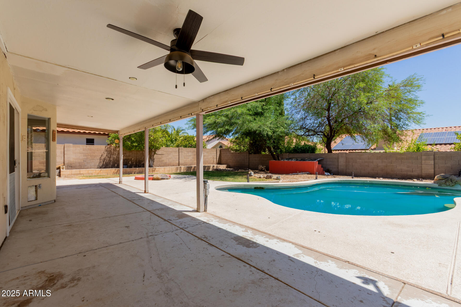 1241 E BLUEFIELD Avenue