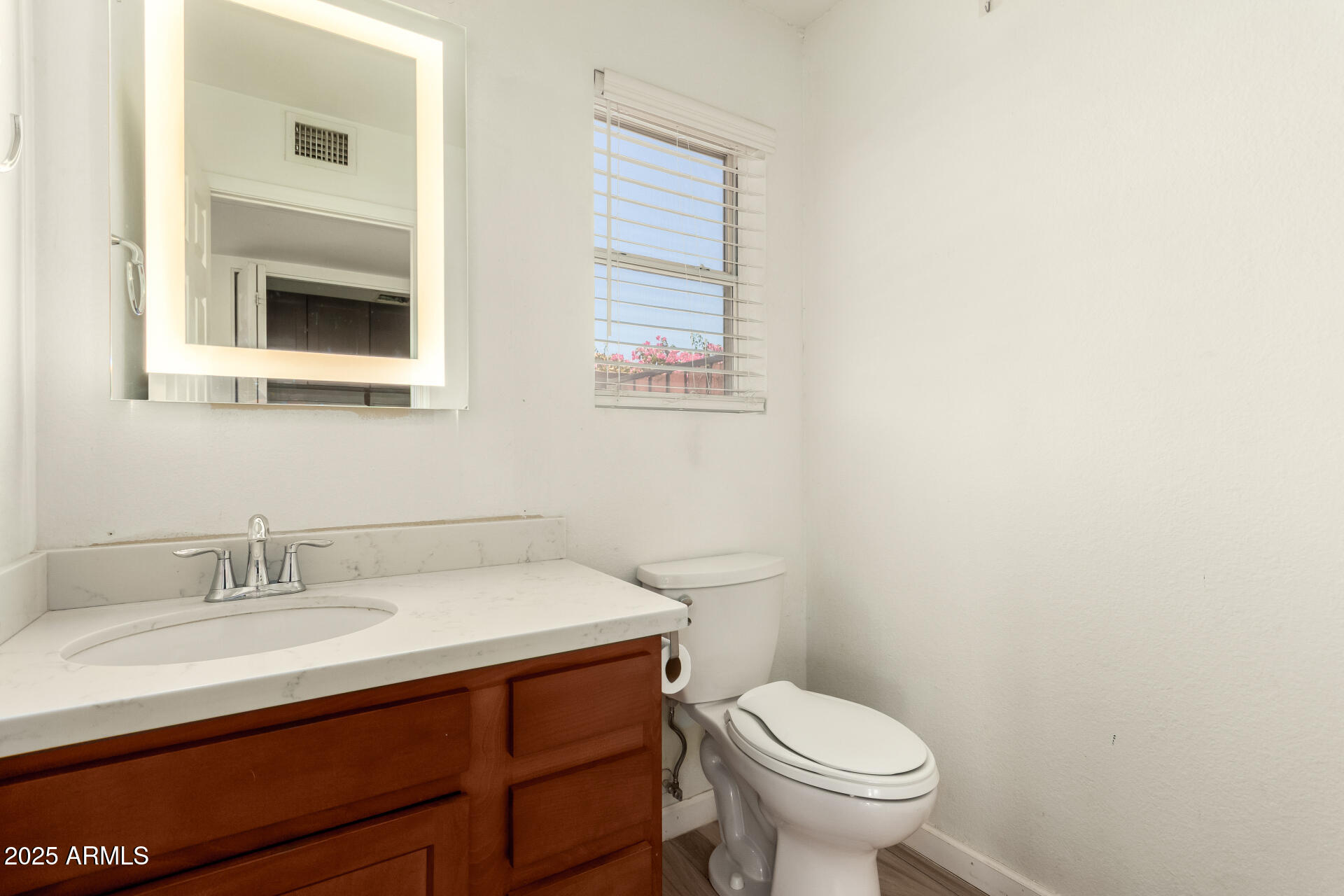 1241 E BLUEFIELD Avenue