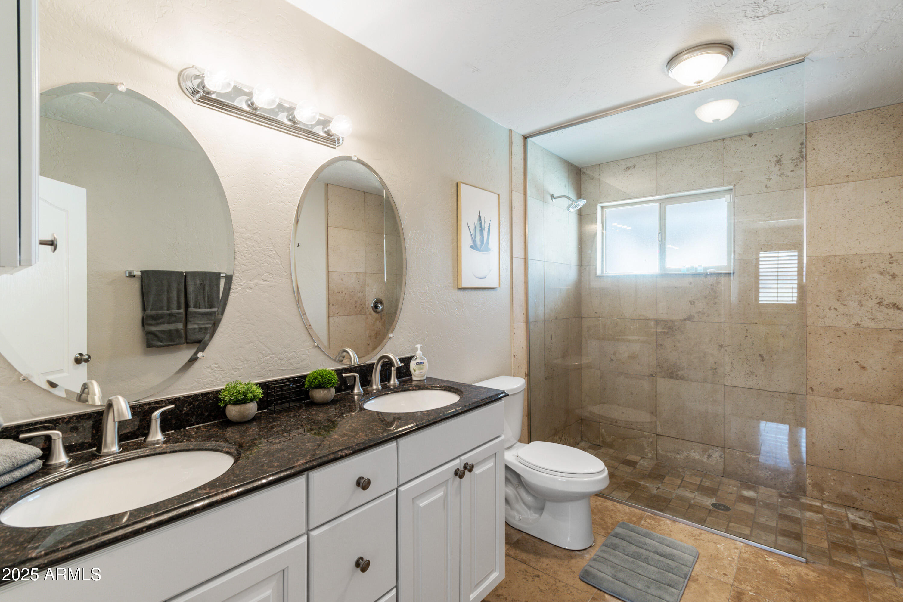 6532 E CYPRESS Street