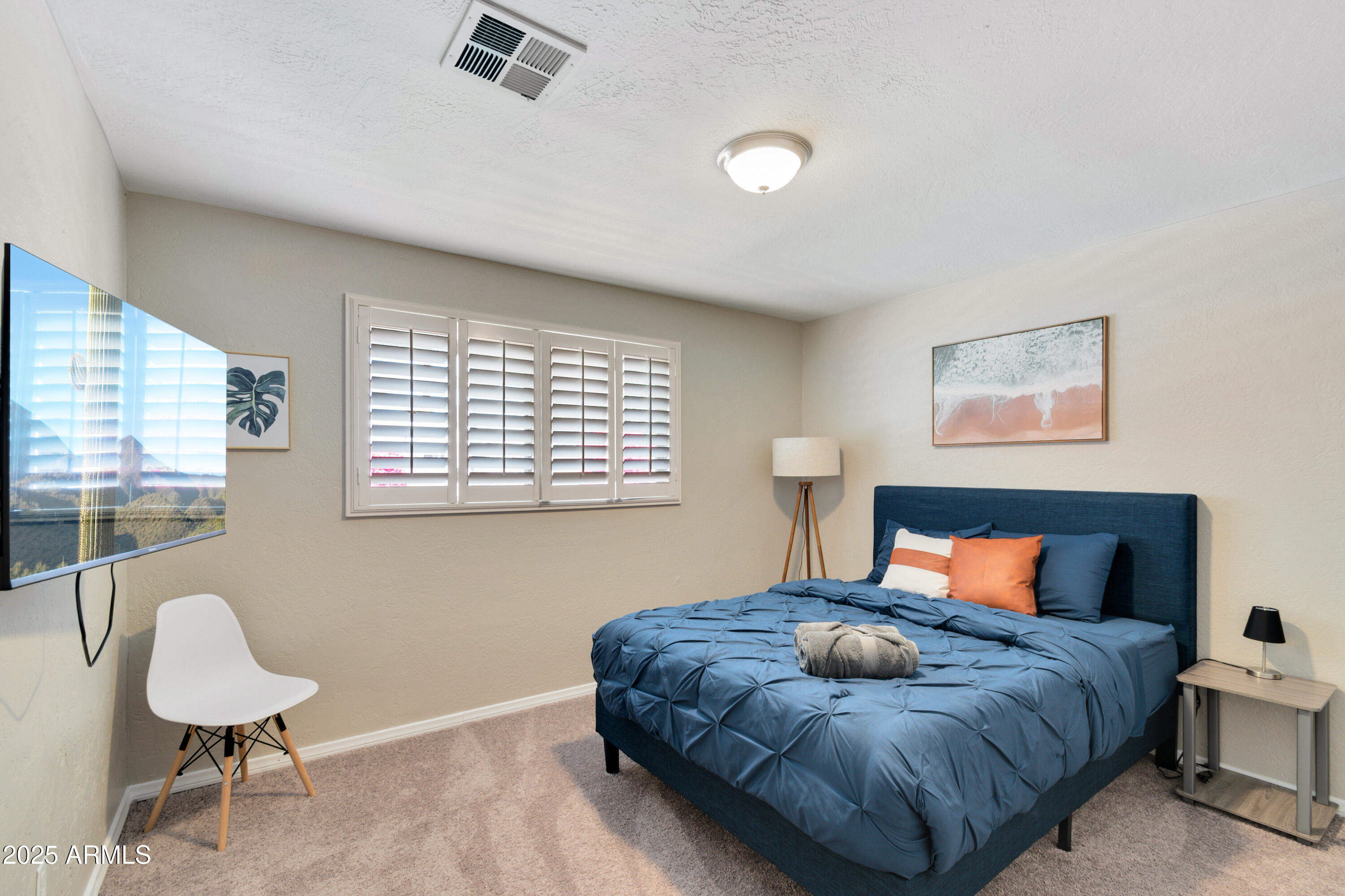 6532 E CYPRESS Street