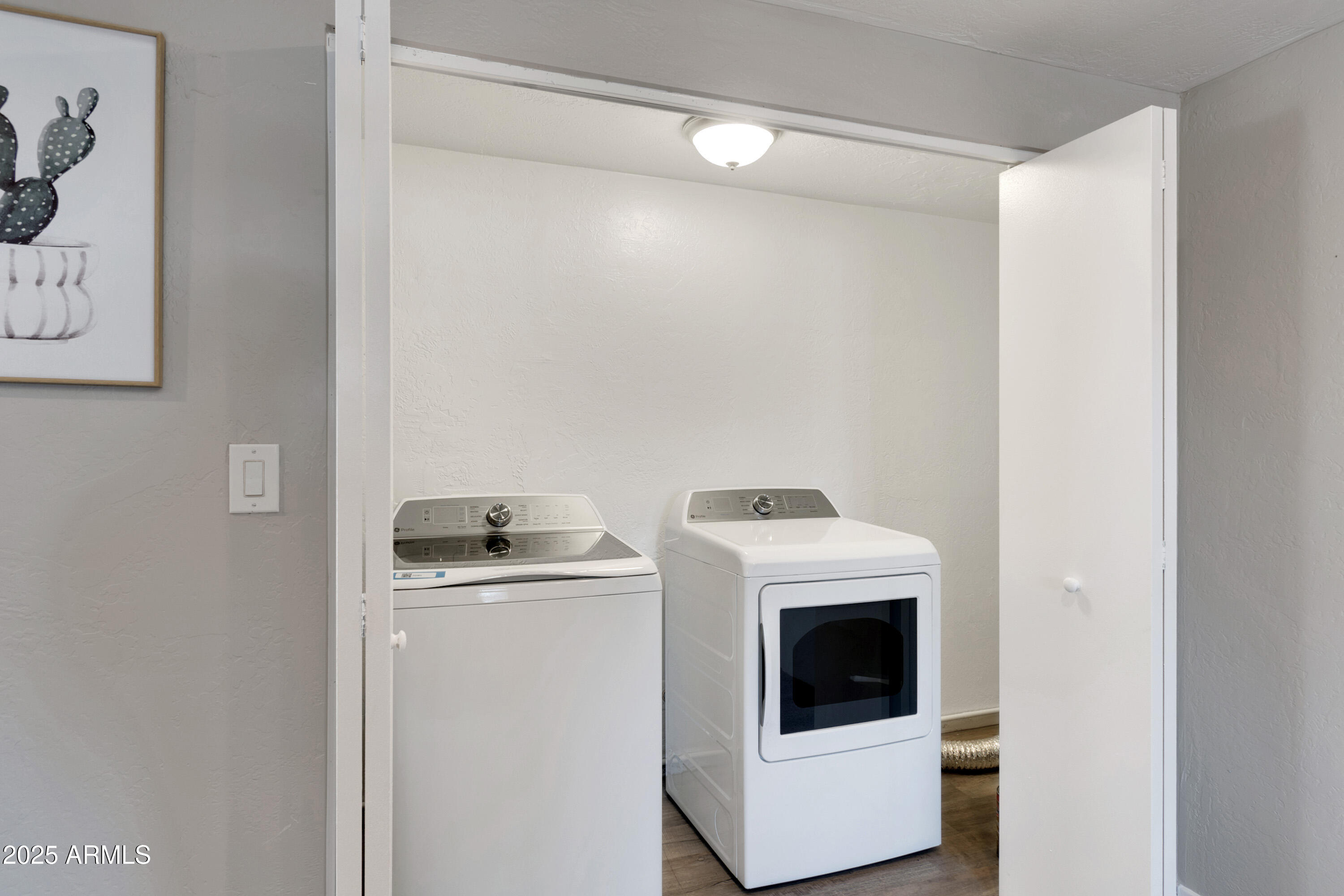 6532 E CYPRESS Street