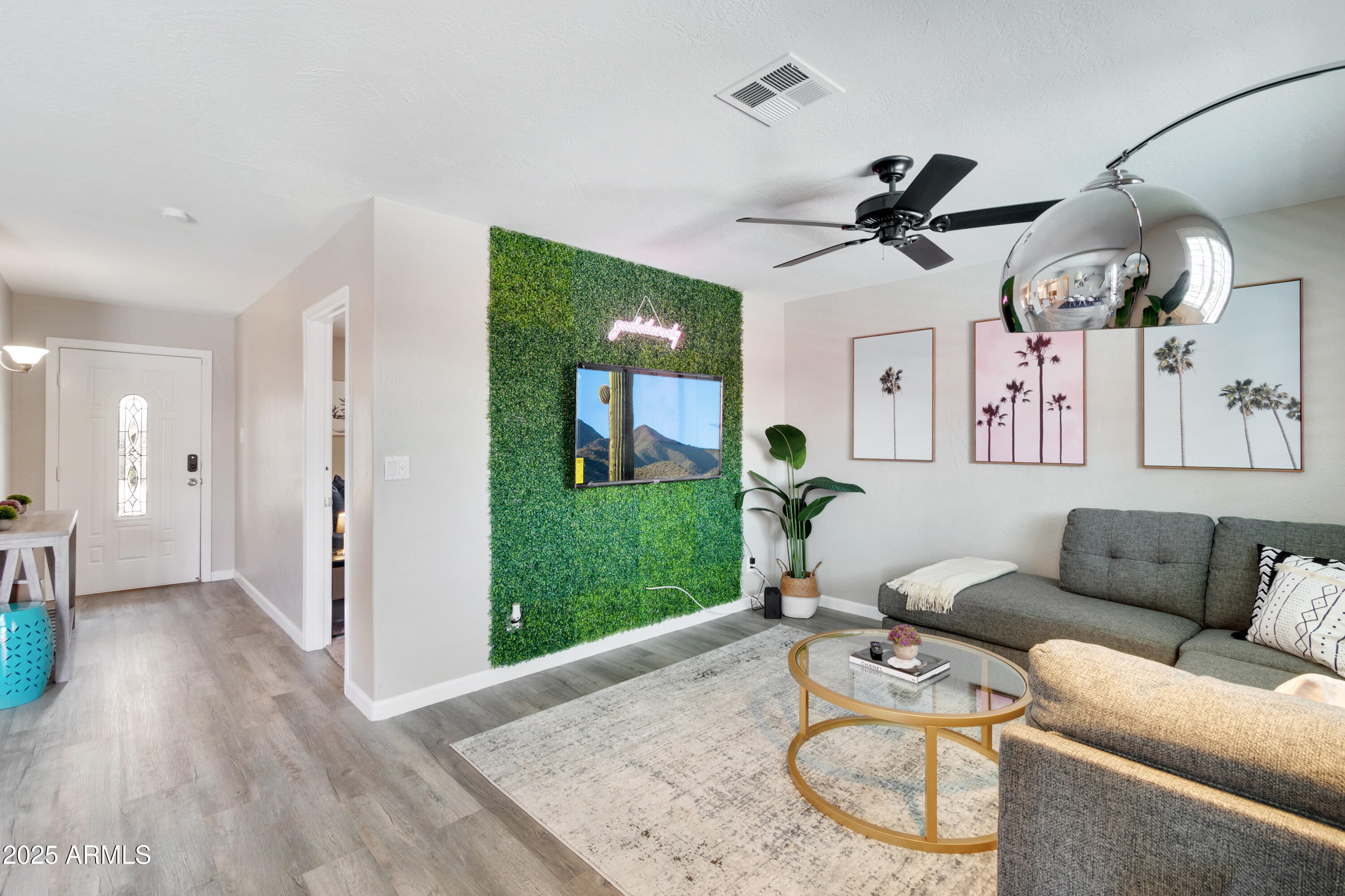 6532 E CYPRESS Street