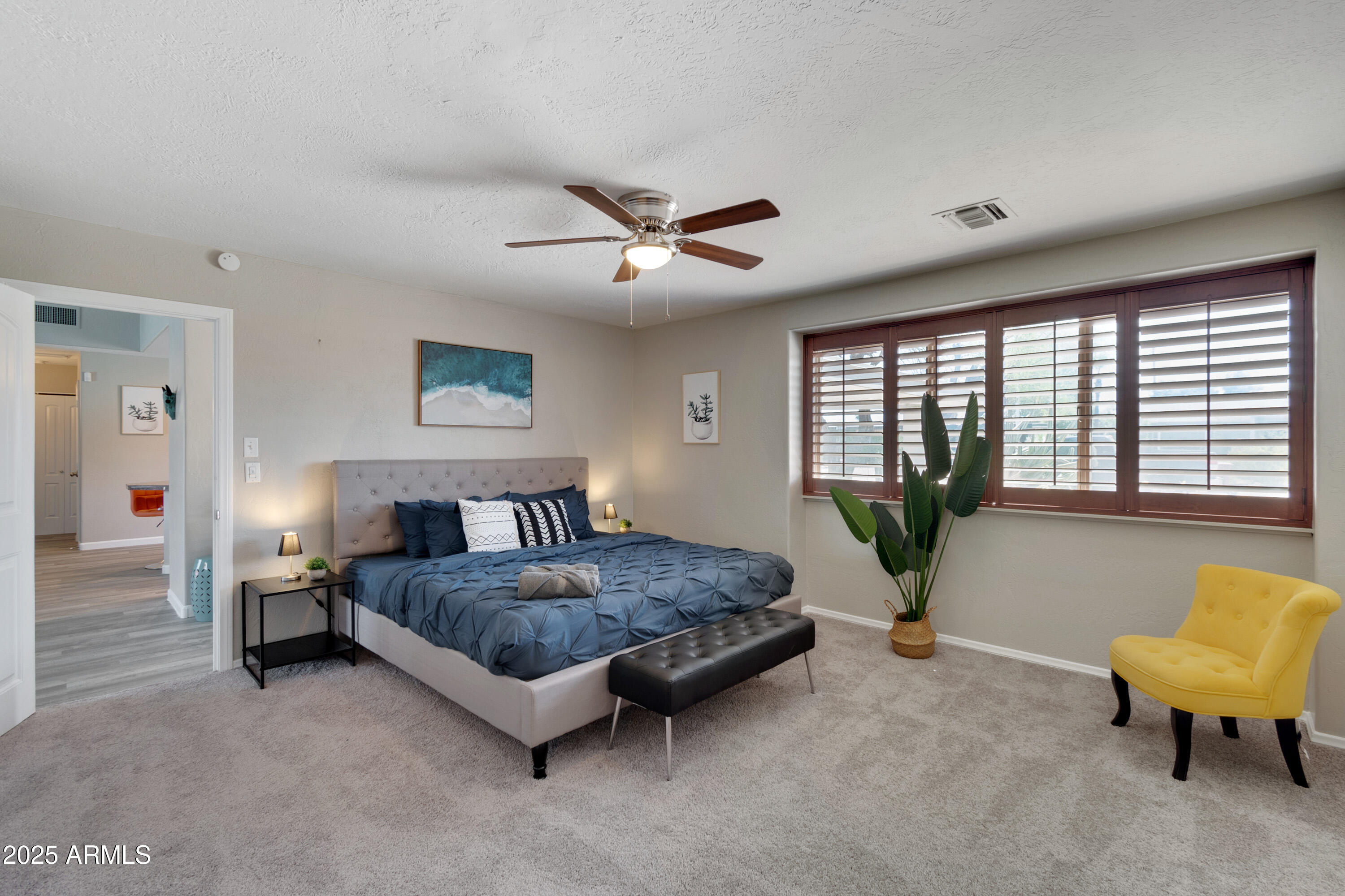 6532 E CYPRESS Street