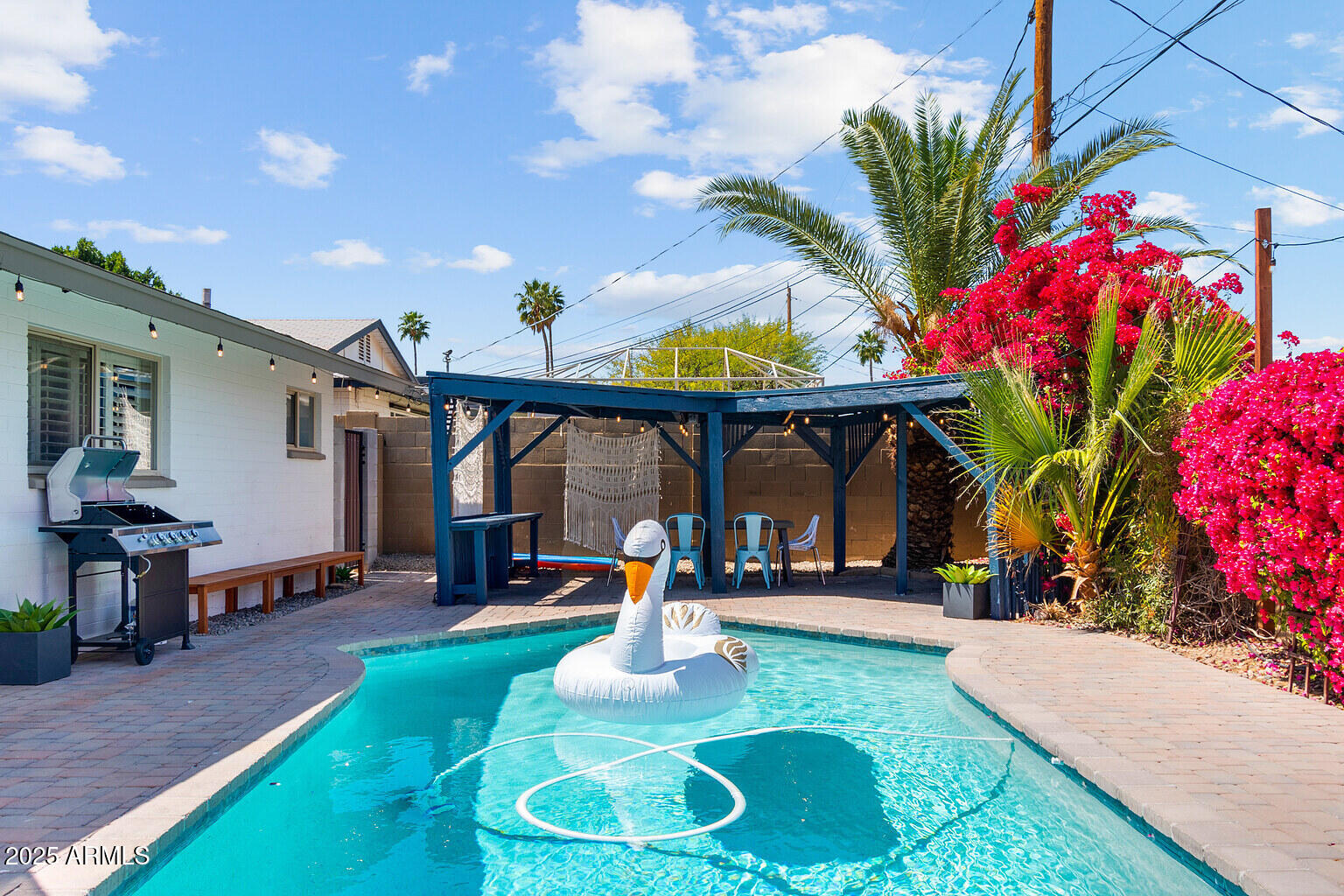 6532 E CYPRESS Street