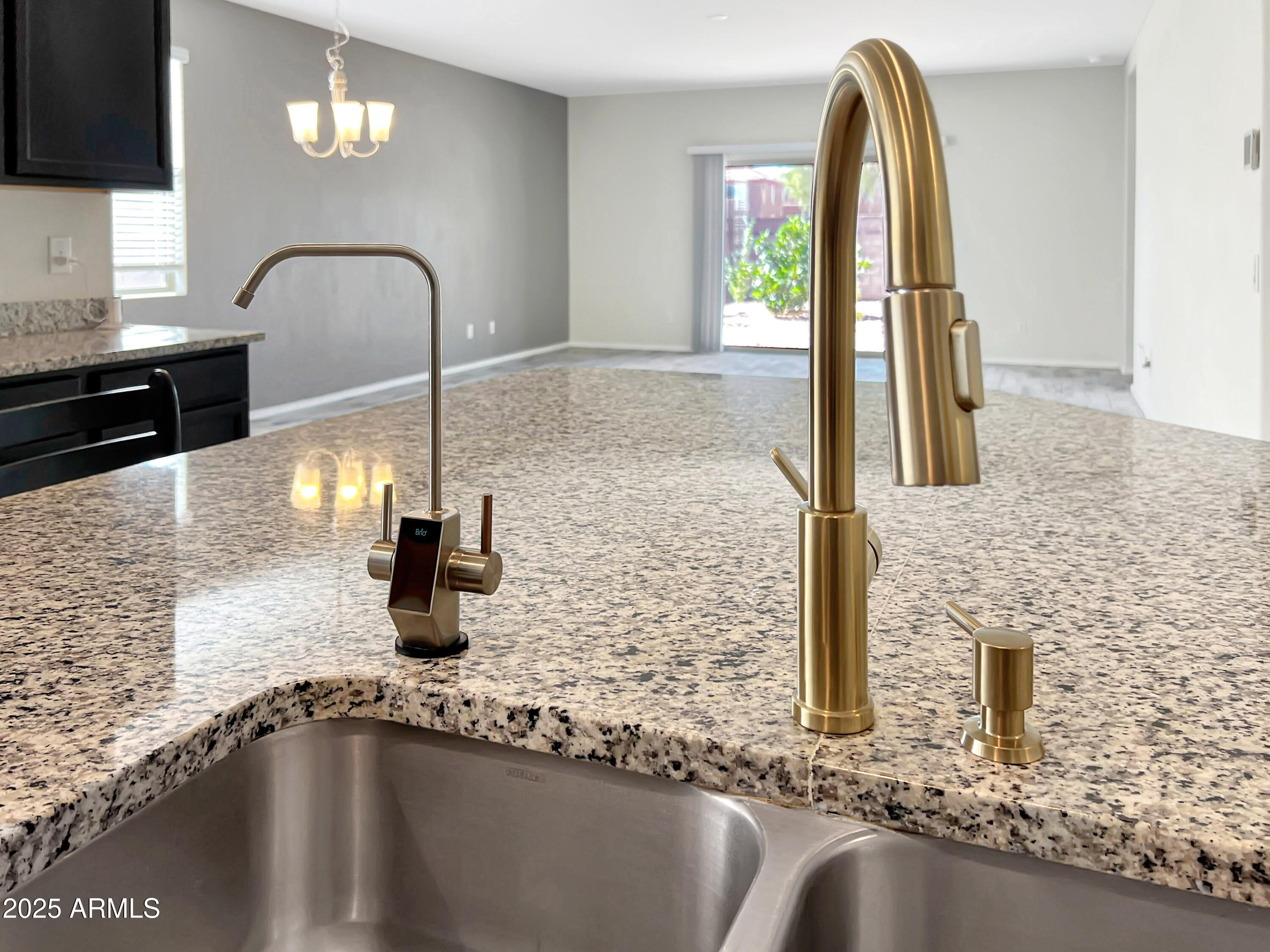 10313 E MARIGOLD Lane