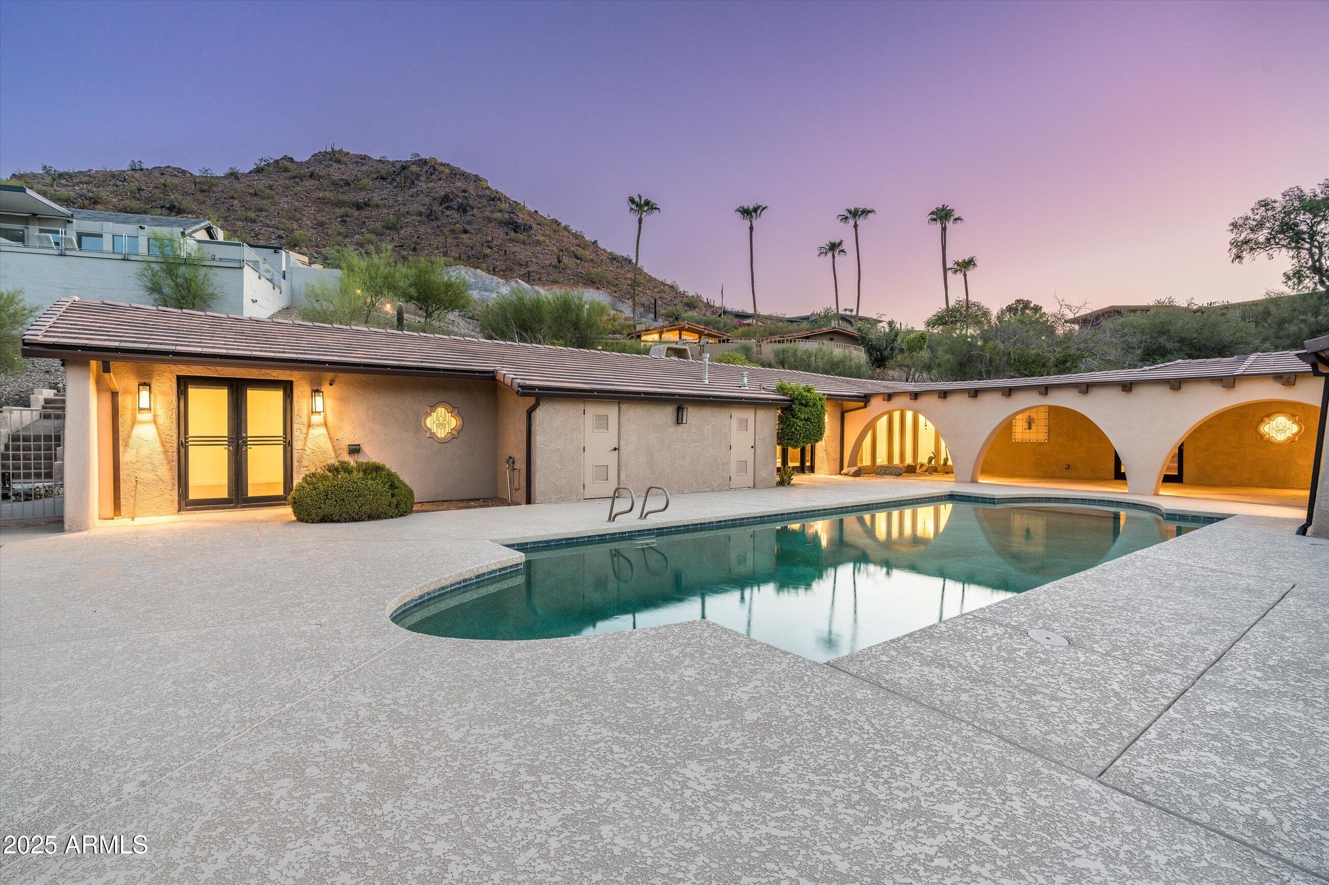 7147 N RED LEDGE Drive