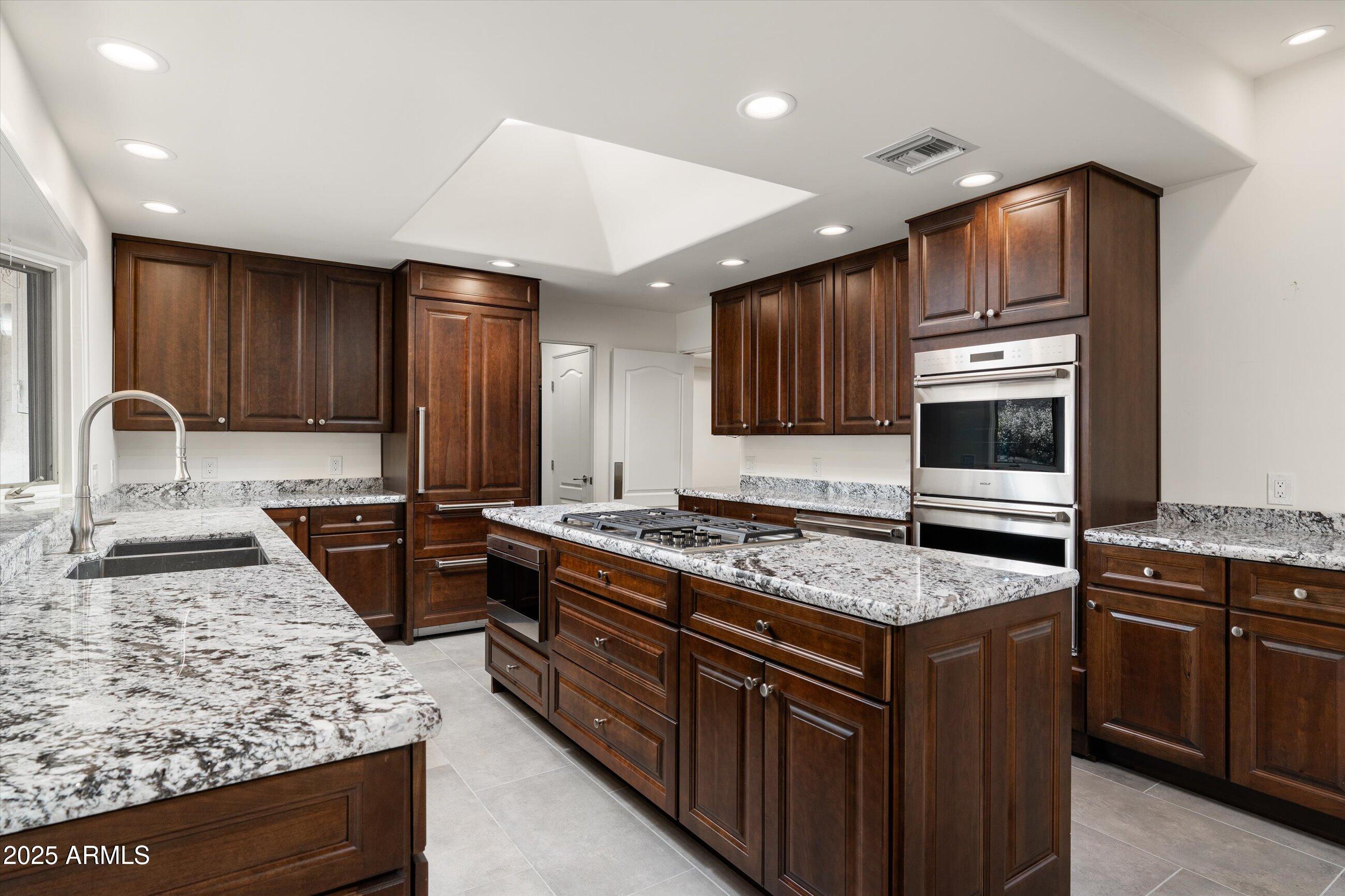 7147 N RED LEDGE Drive