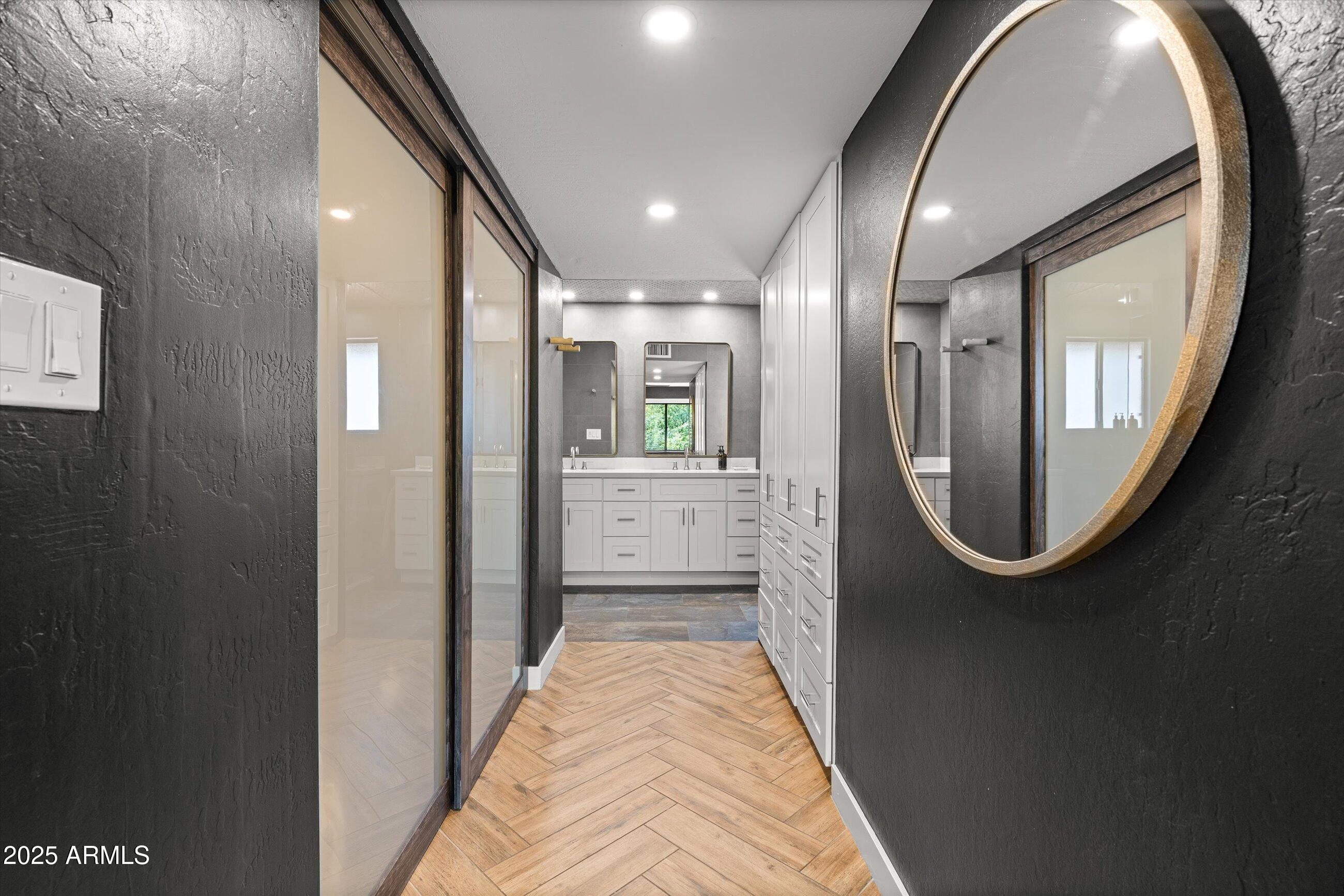 5754 N SCOTTSDALE Road