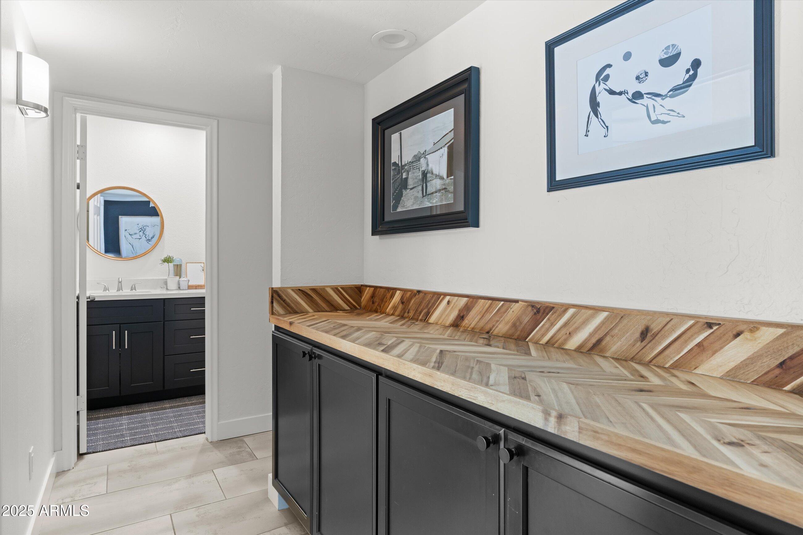 5754 N SCOTTSDALE Road