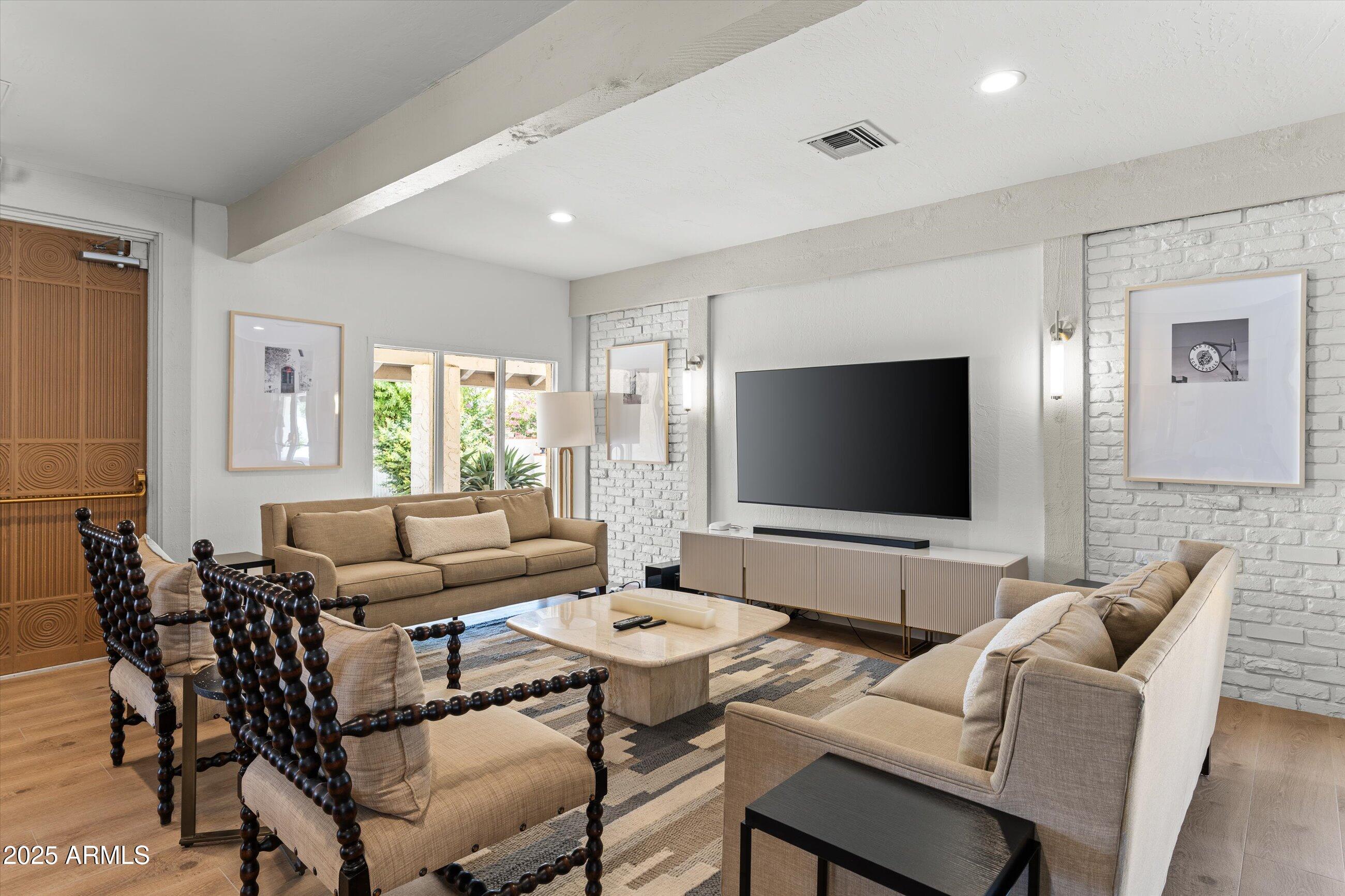 5754 N SCOTTSDALE Road