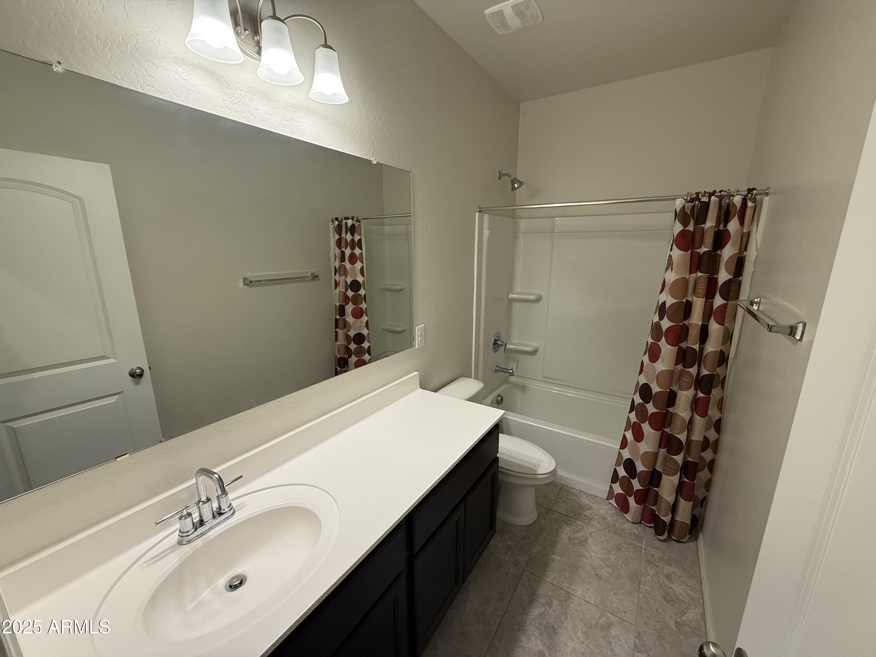 4729 E CHROMIUM Road