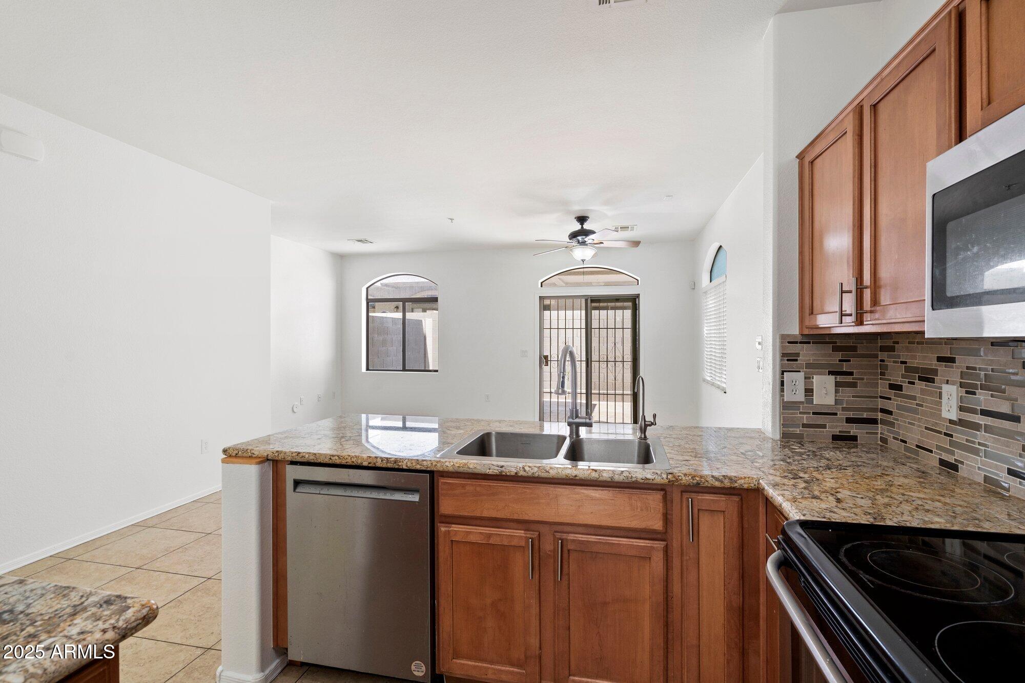 2150 W ALAMEDA Road, 1292