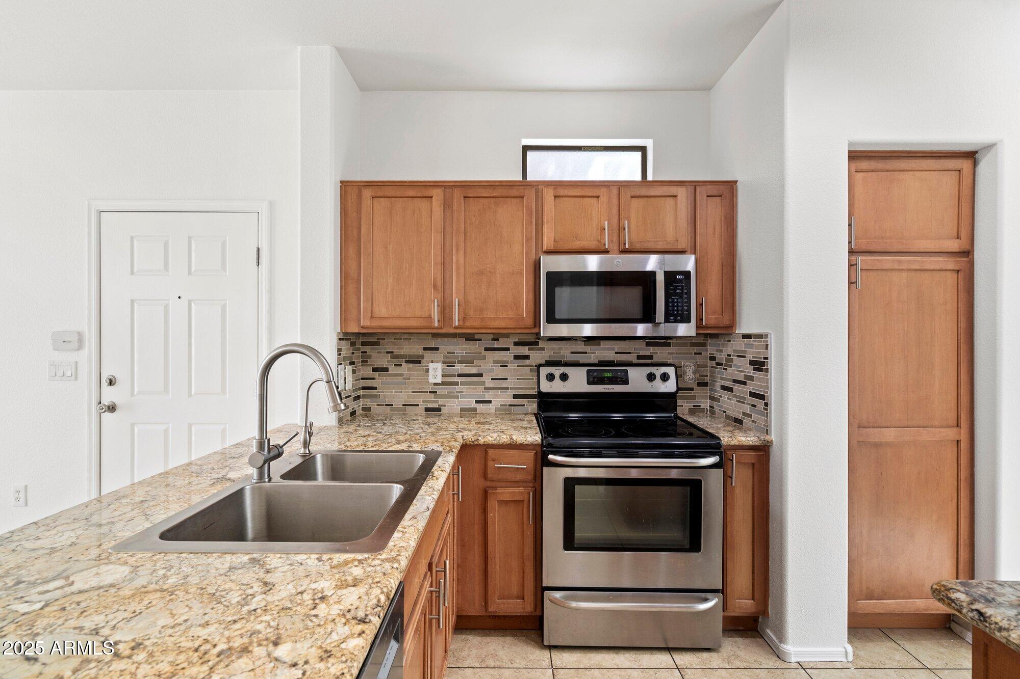 2150 W ALAMEDA Road, 1292