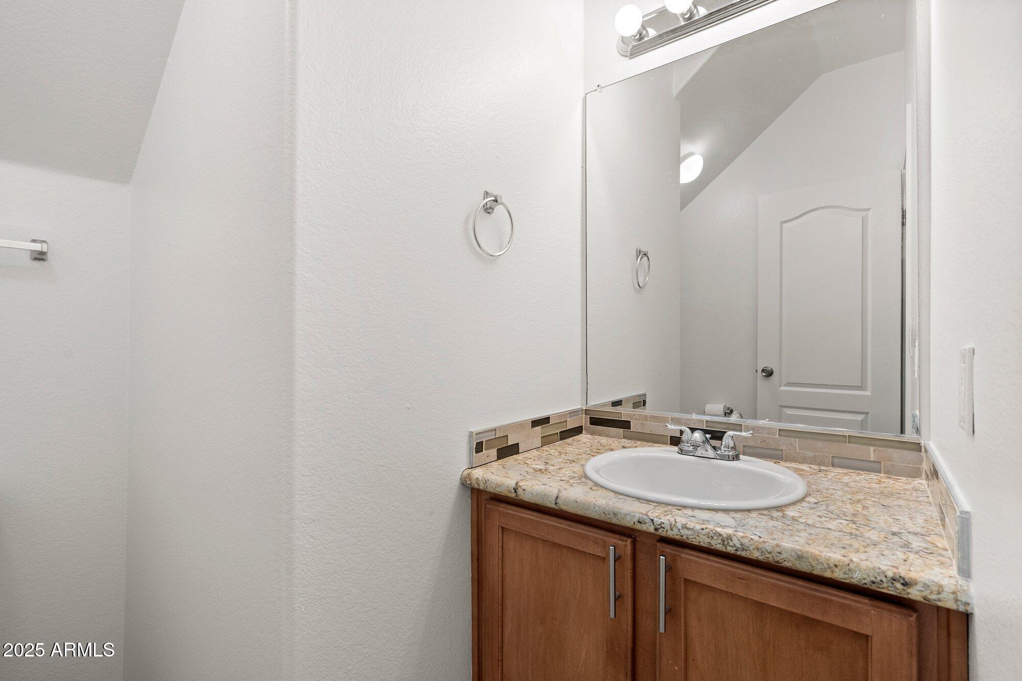 2150 W ALAMEDA Road, 1292