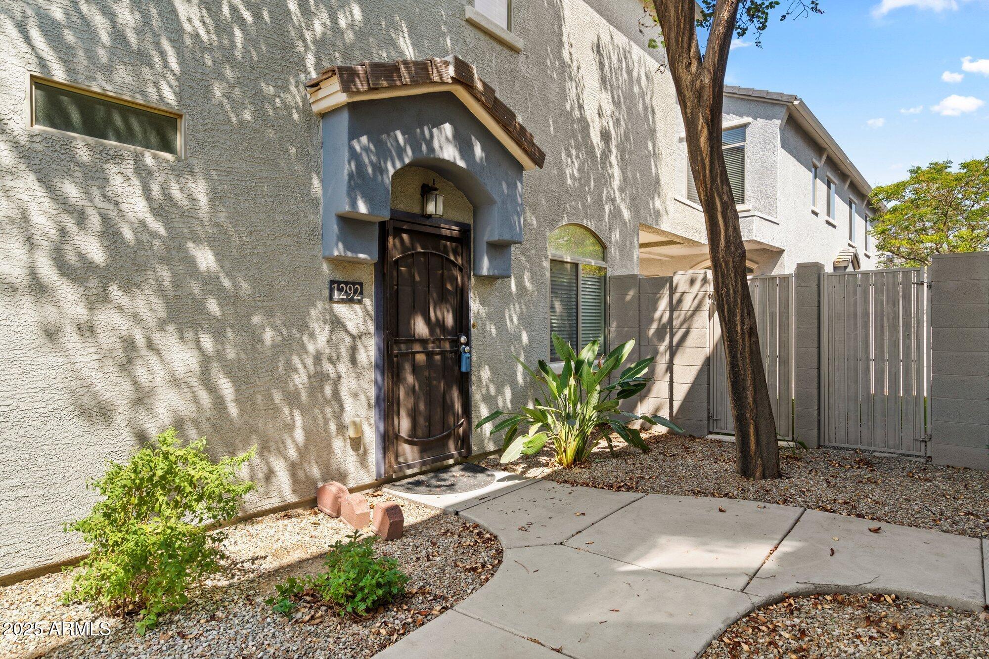 2150 W ALAMEDA Road, 1292