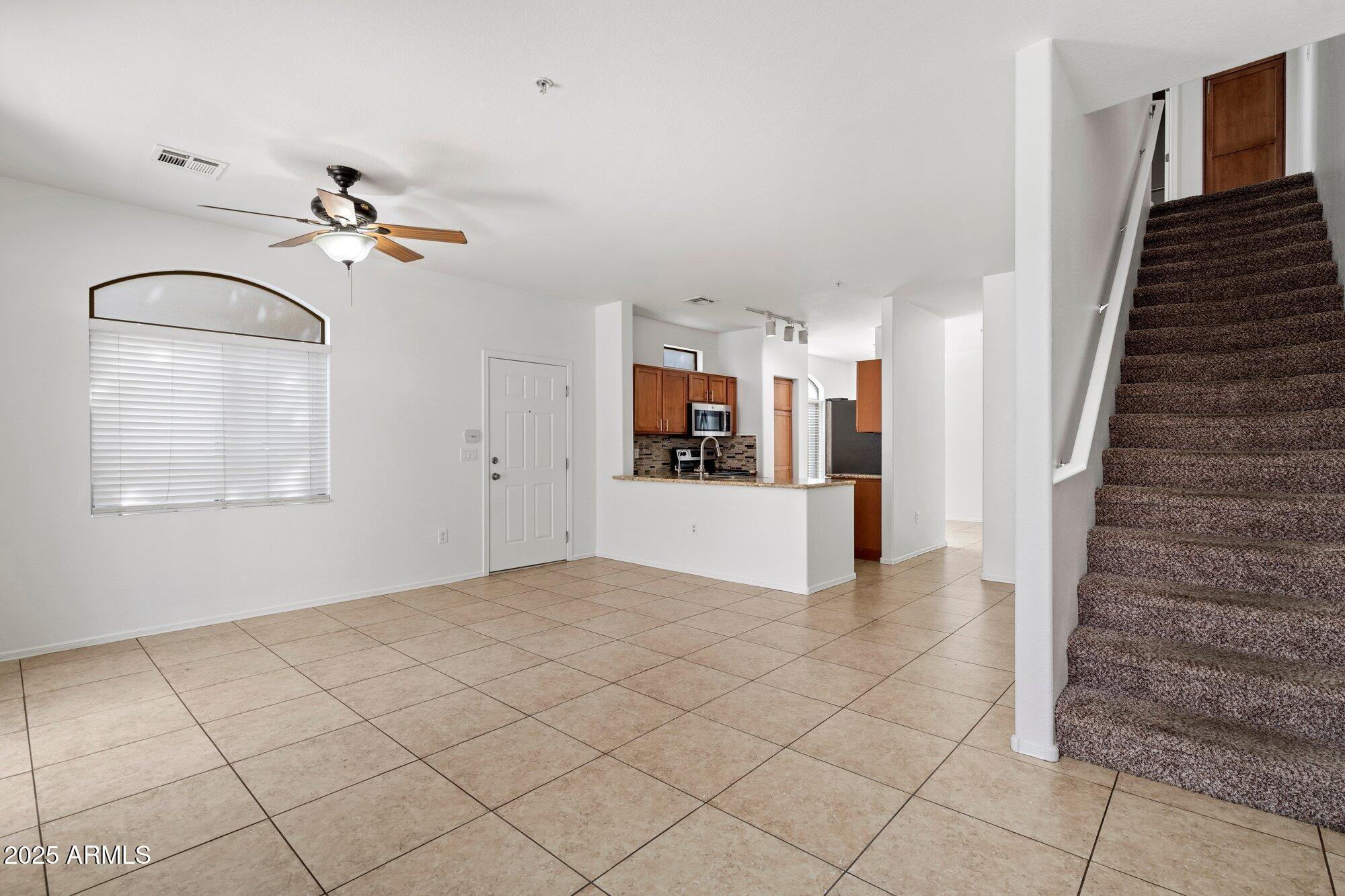 2150 W ALAMEDA Road, 1292