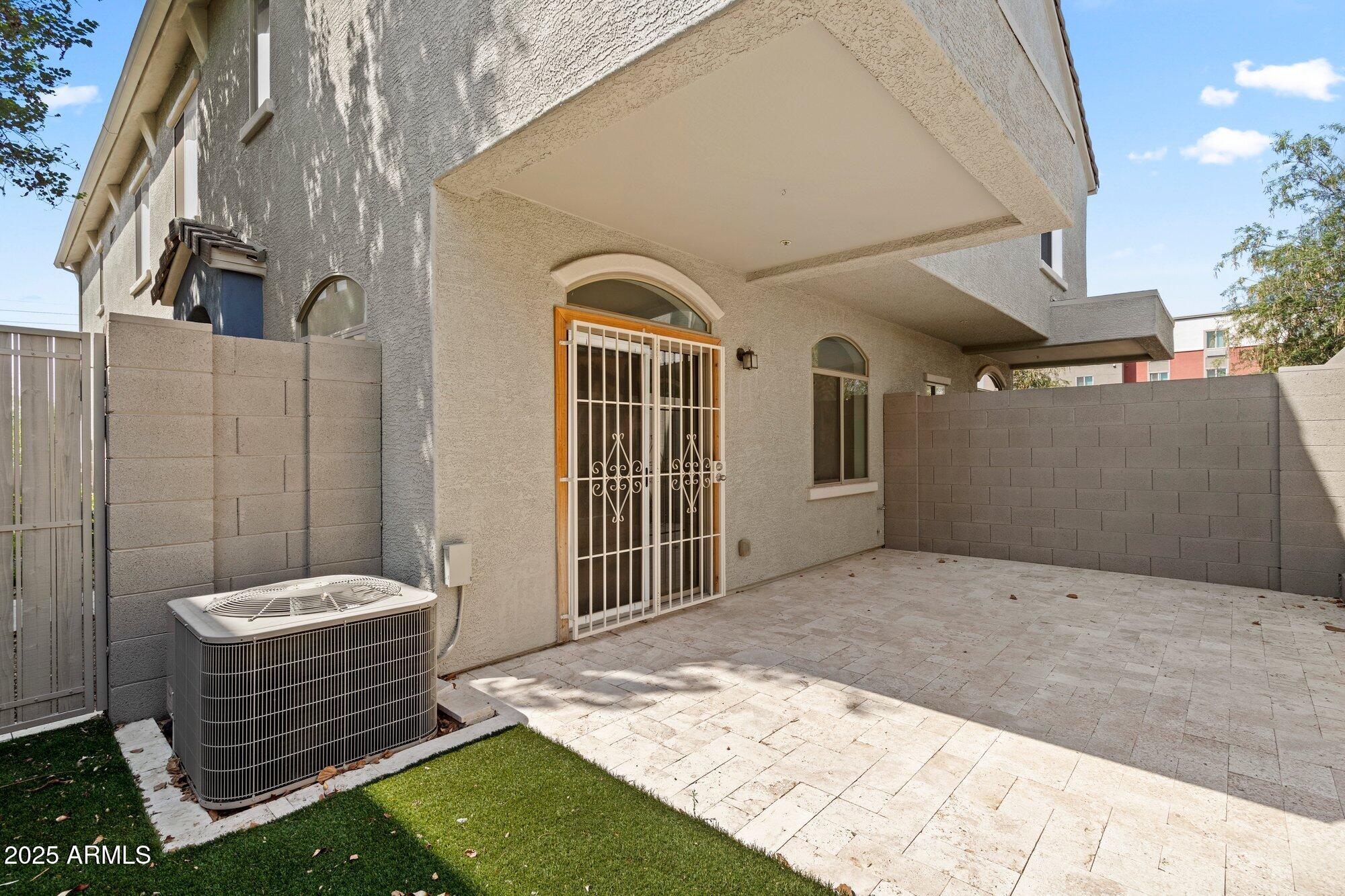 2150 W ALAMEDA Road, 1292