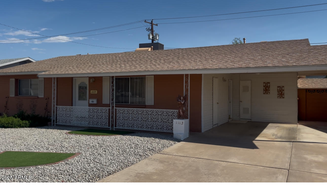 1113 E MARIGOLD Lane