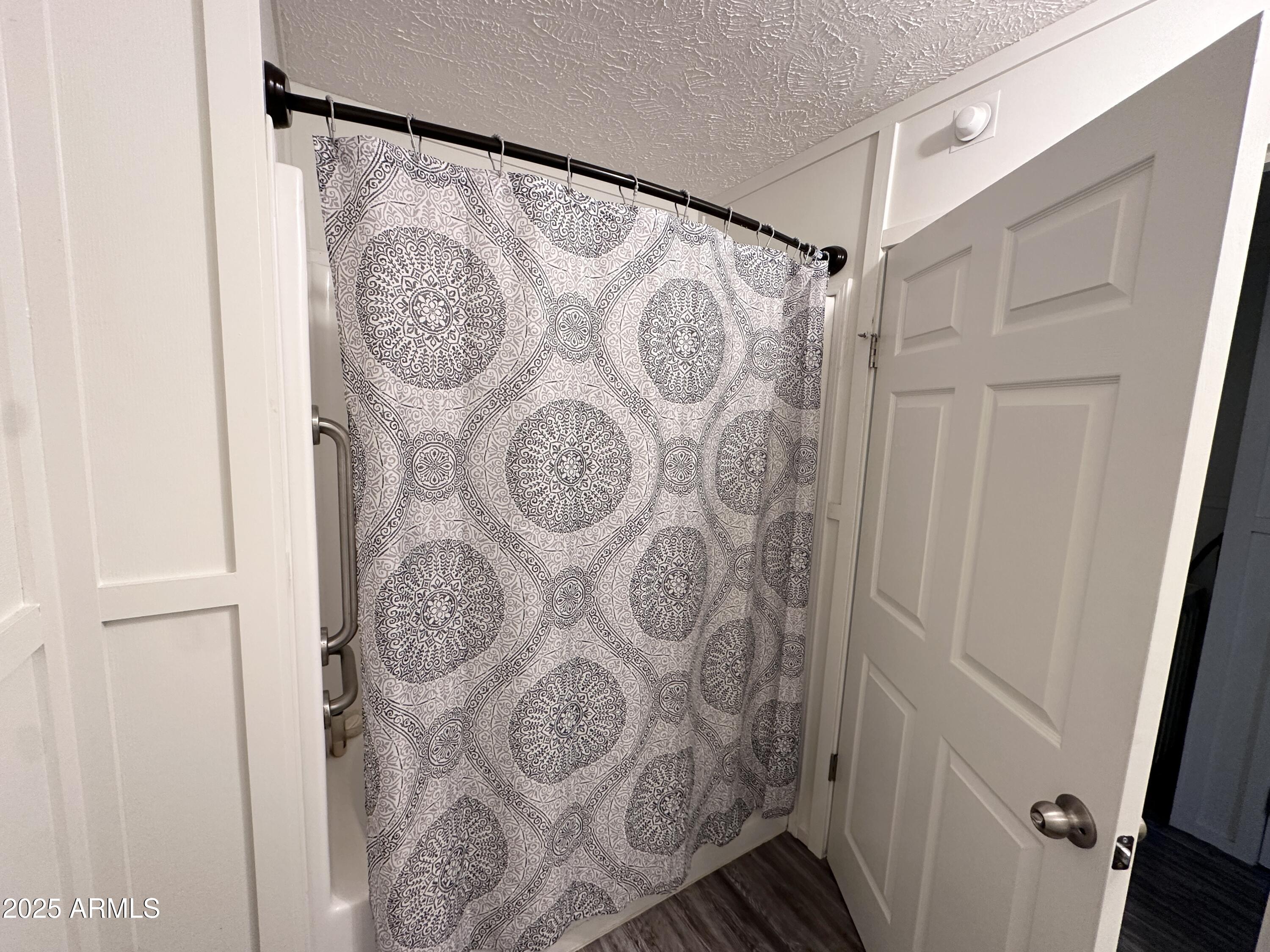 8401 N 67TH Avenue, 250