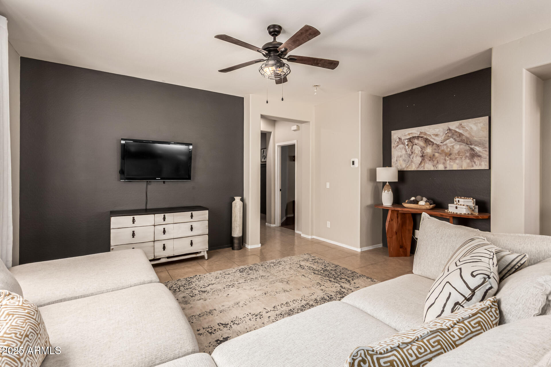 4152 E WOODSIDE Court