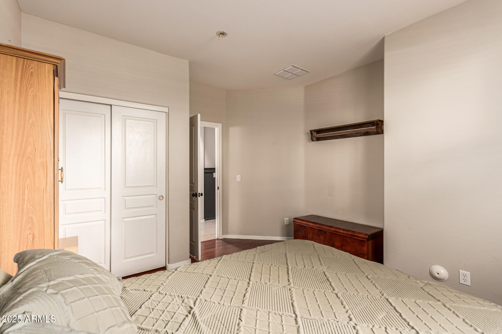 4152 E WOODSIDE Court