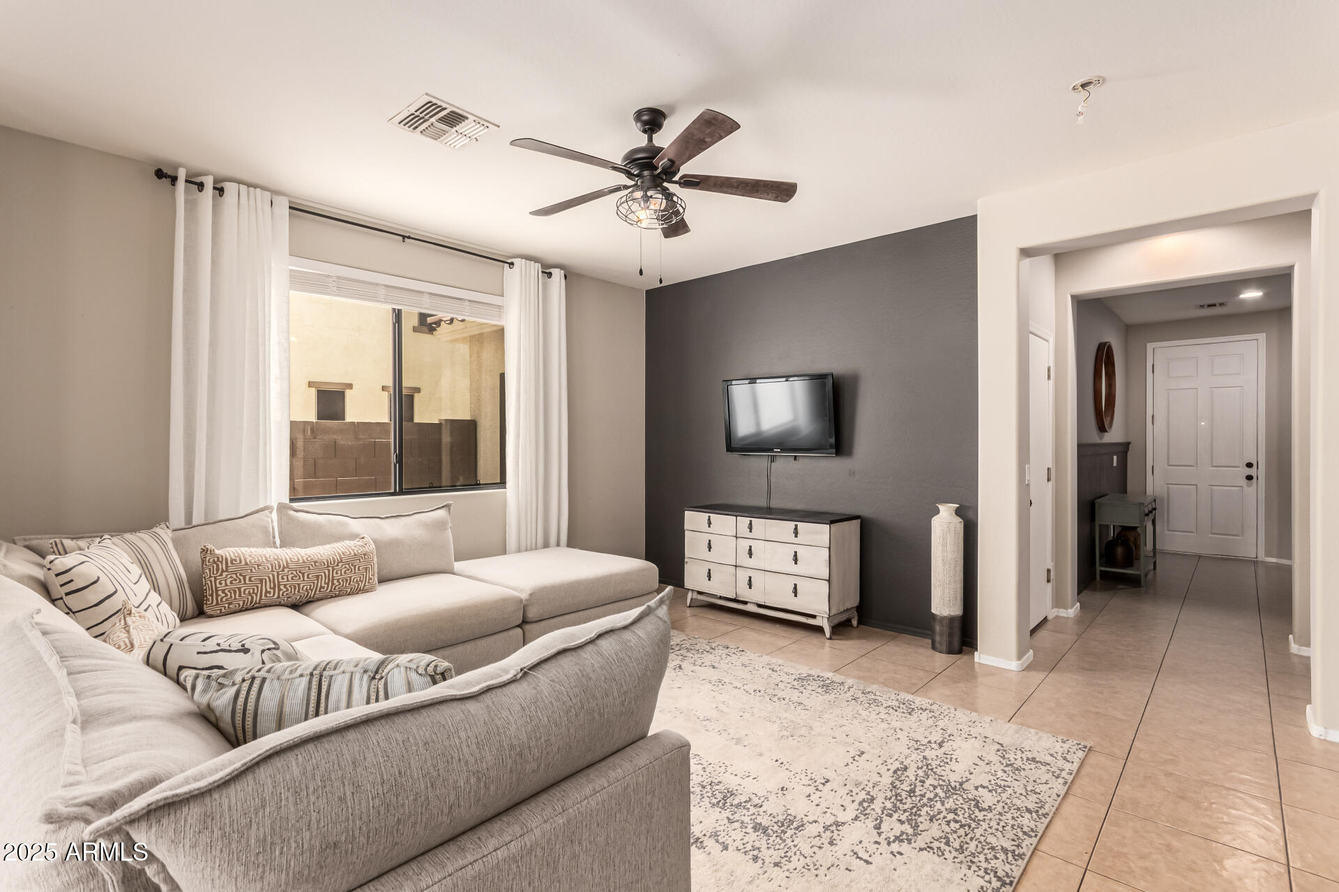 4152 E WOODSIDE Court