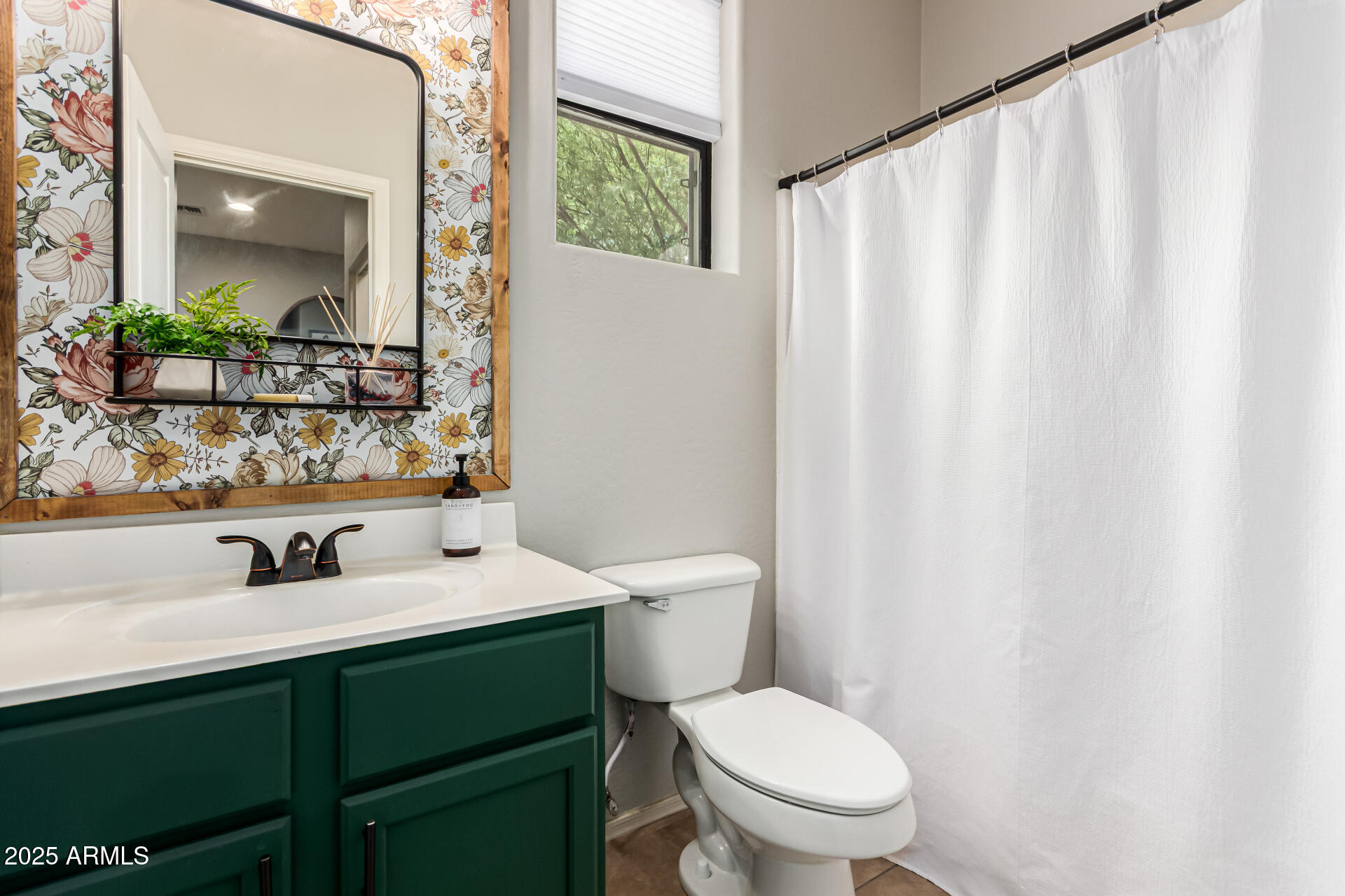 4152 E WOODSIDE Court