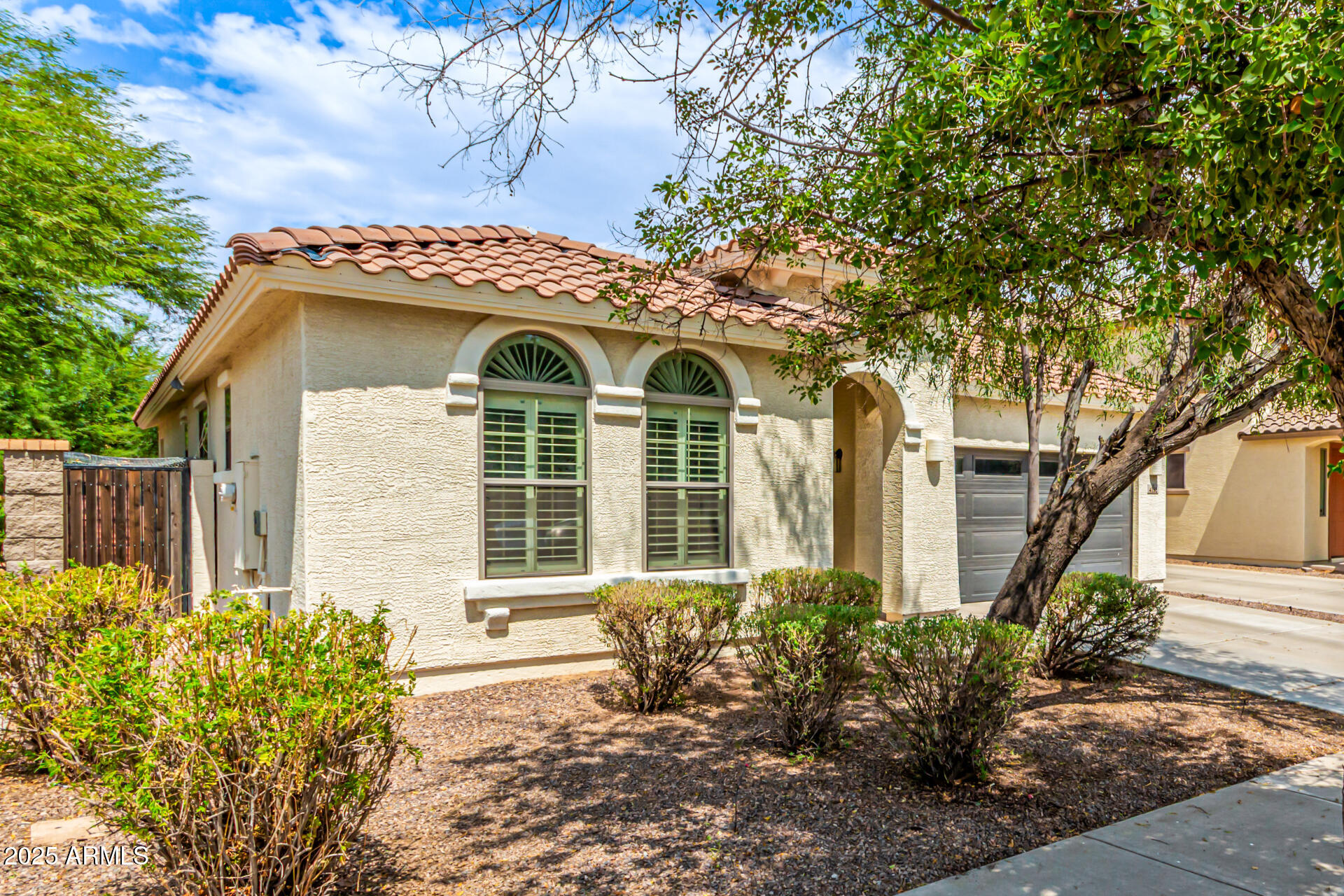 4152 E WOODSIDE Court