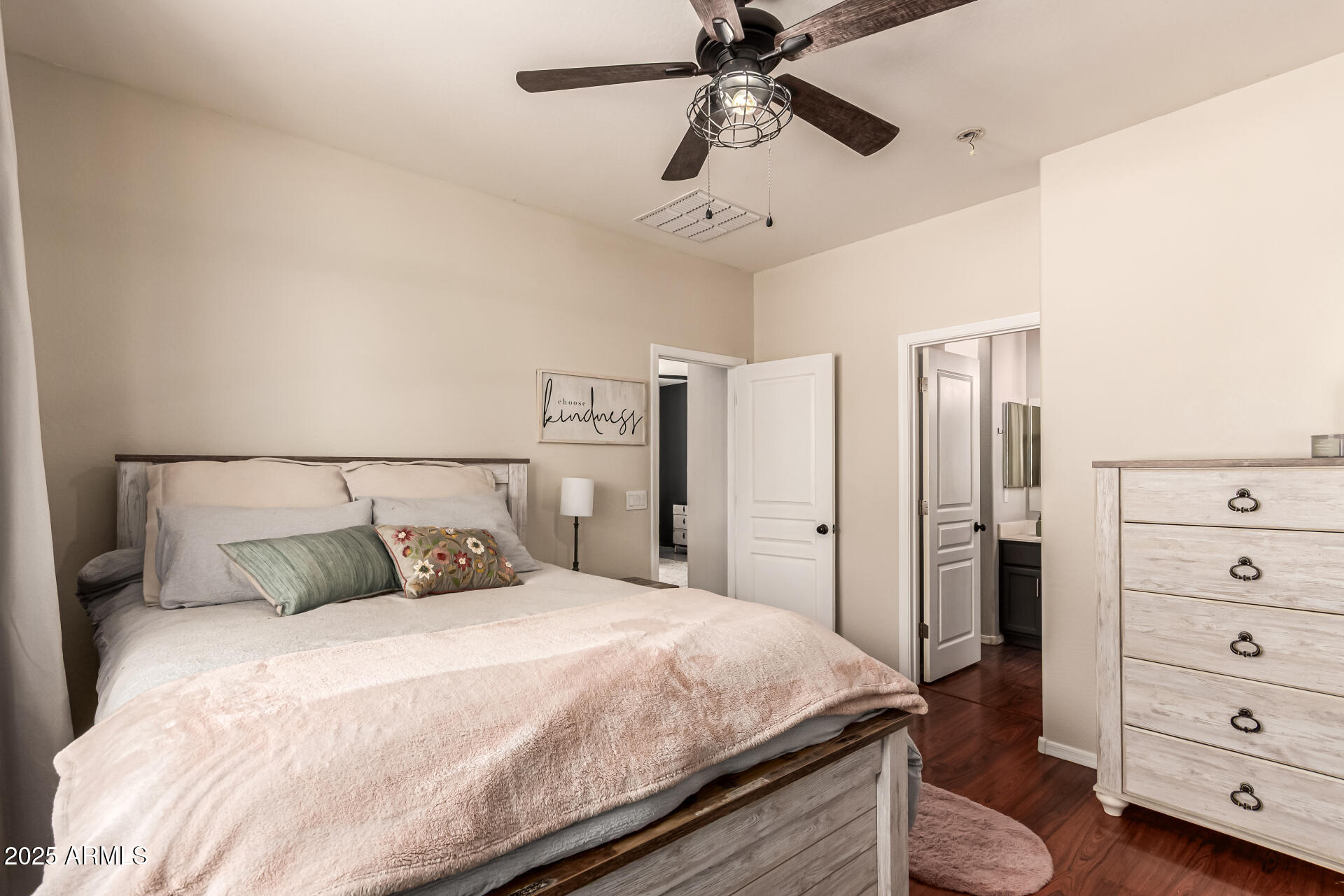 4152 E WOODSIDE Court