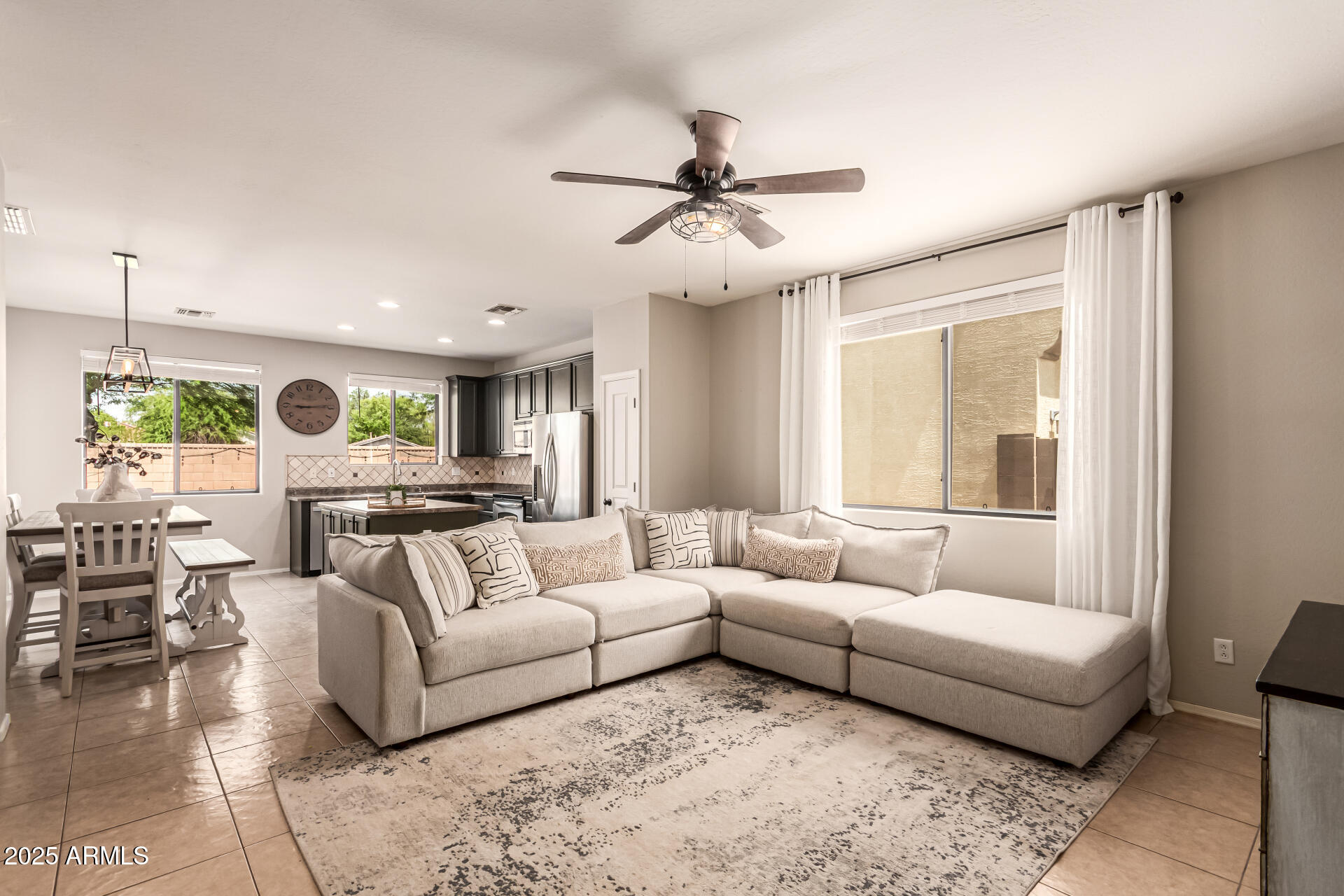 4152 E WOODSIDE Court