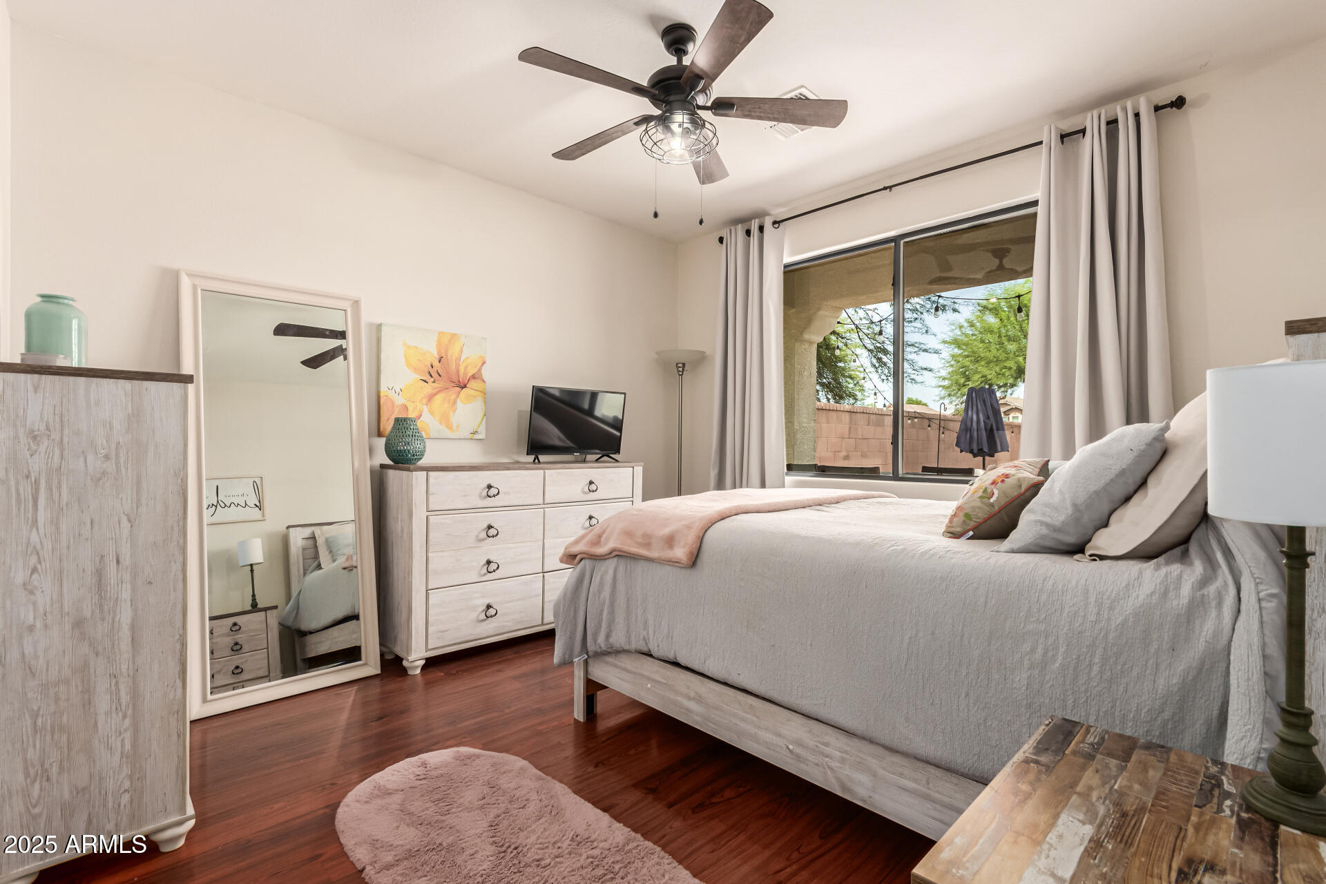 4152 E WOODSIDE Court