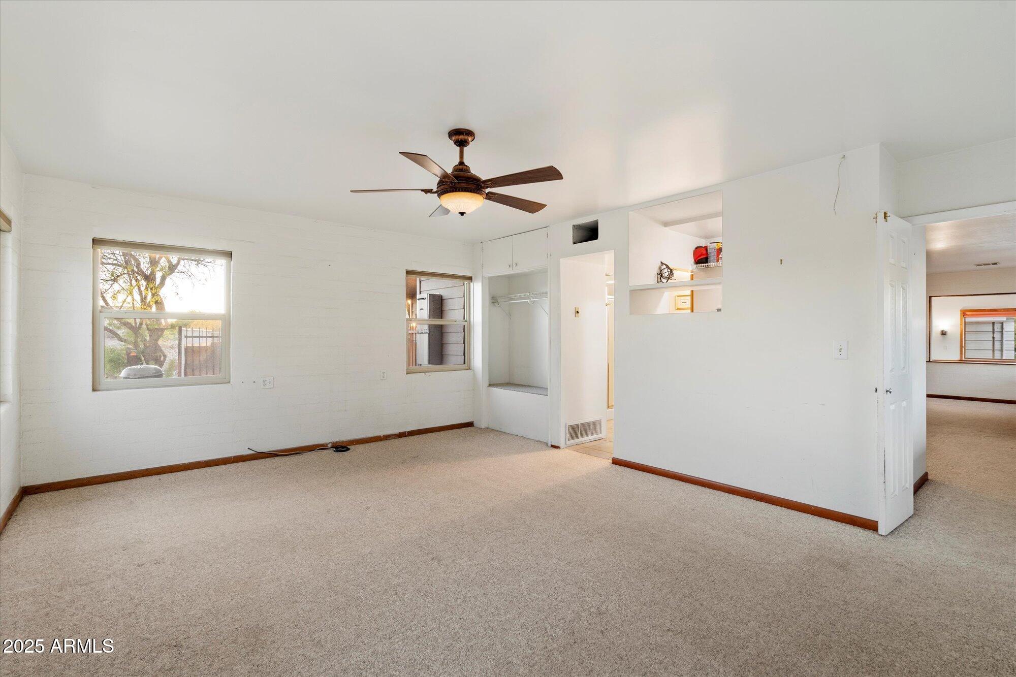 835 W HERMOSA Drive