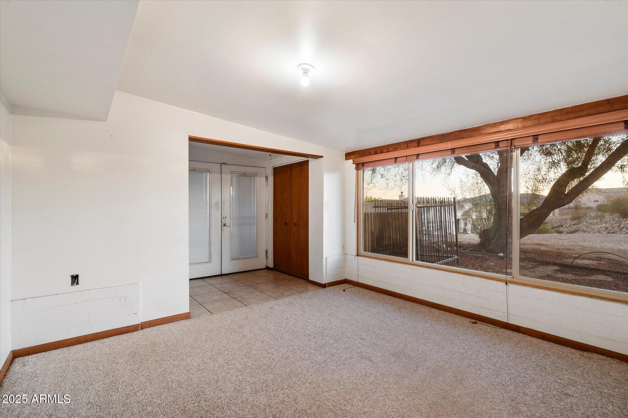 835 W HERMOSA Drive
