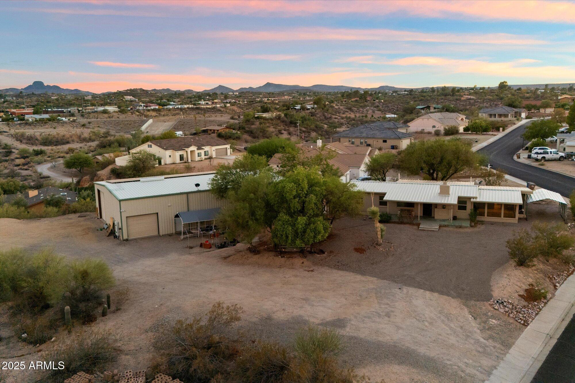 835 W HERMOSA Drive