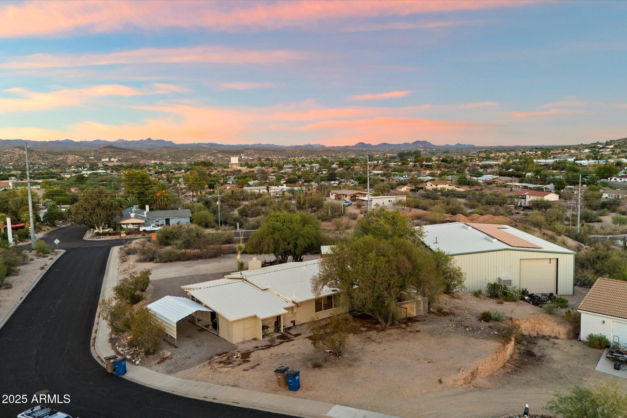 835 W HERMOSA Drive