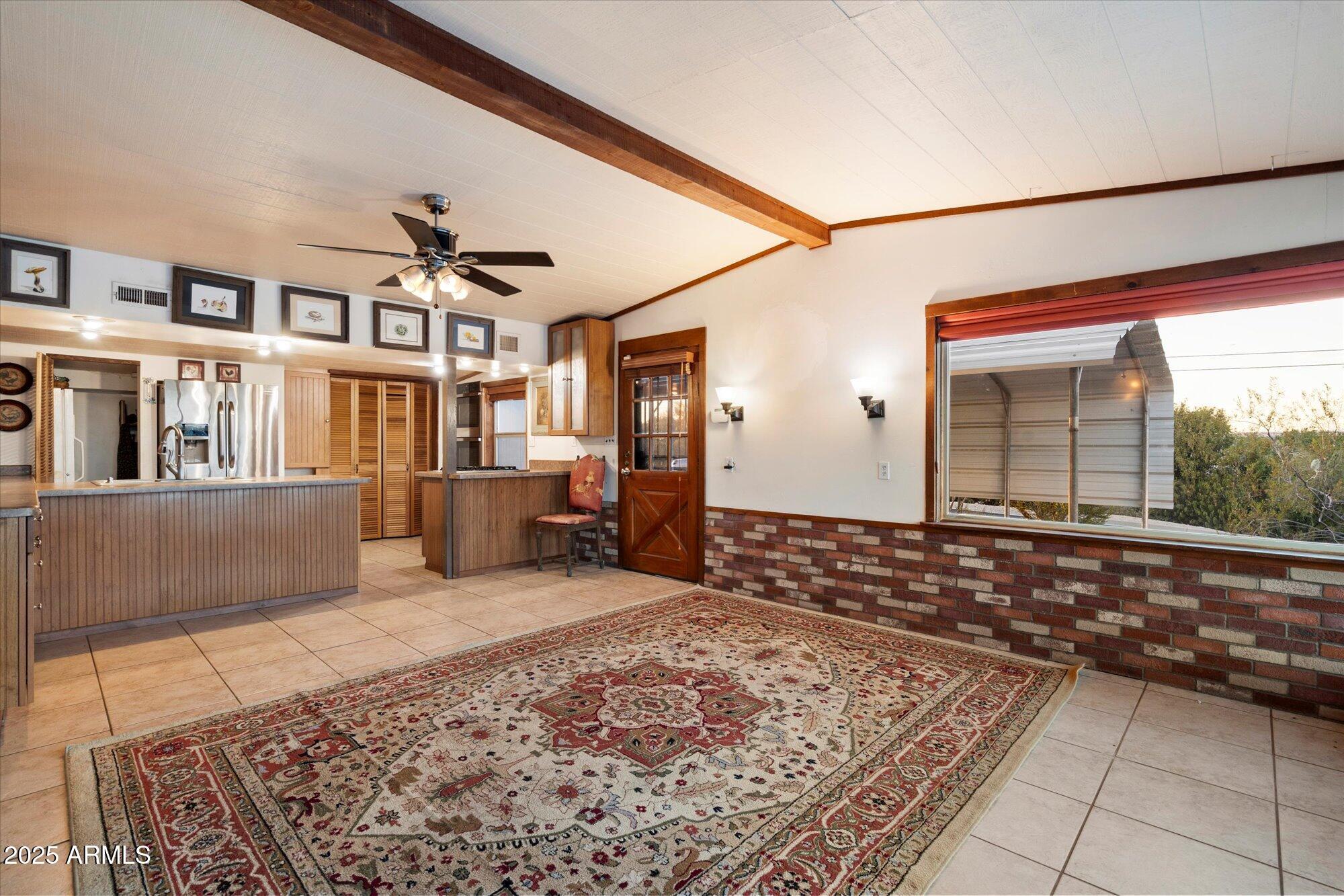 835 W HERMOSA Drive