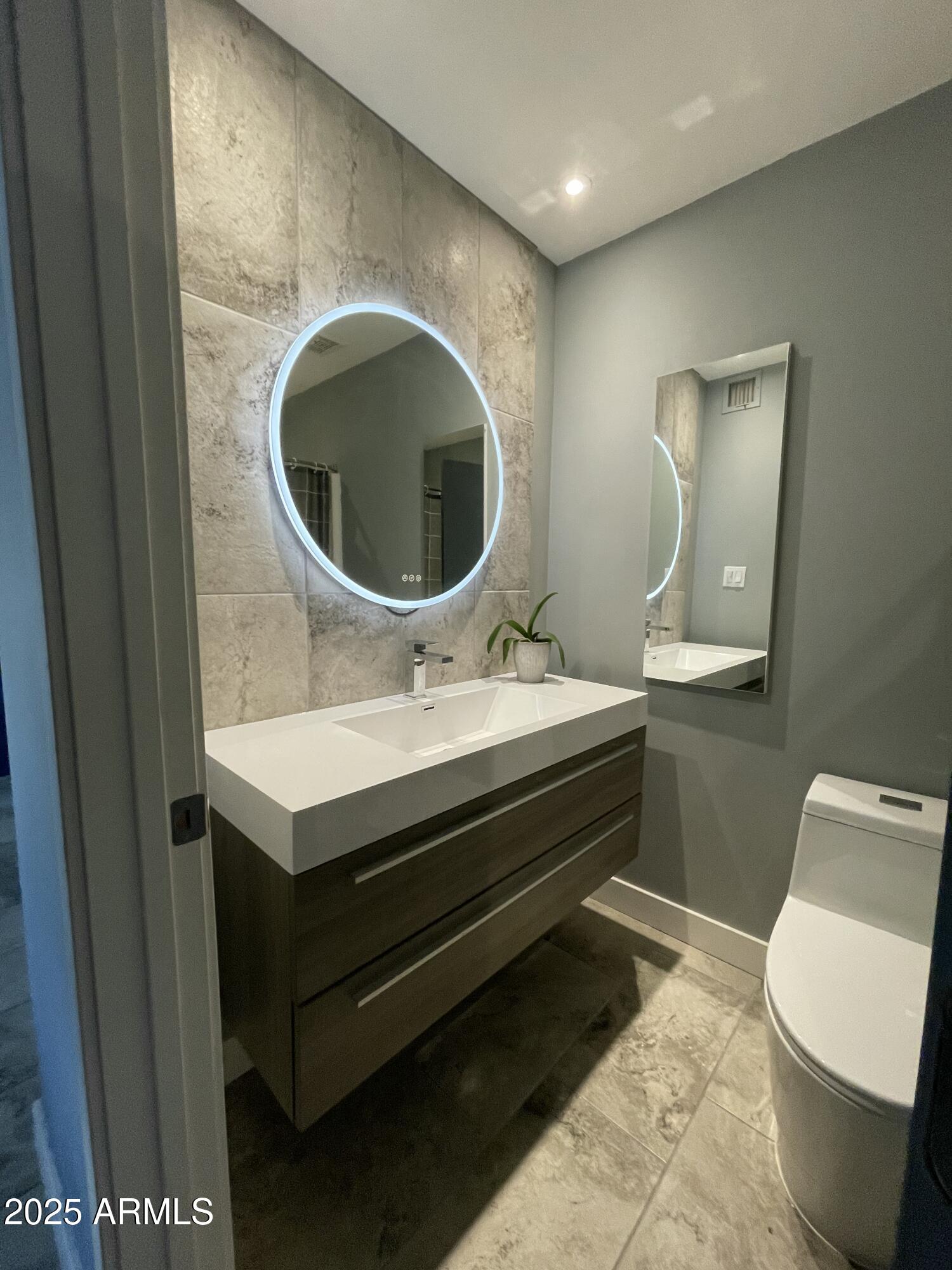 5220 E TUNDER Circle