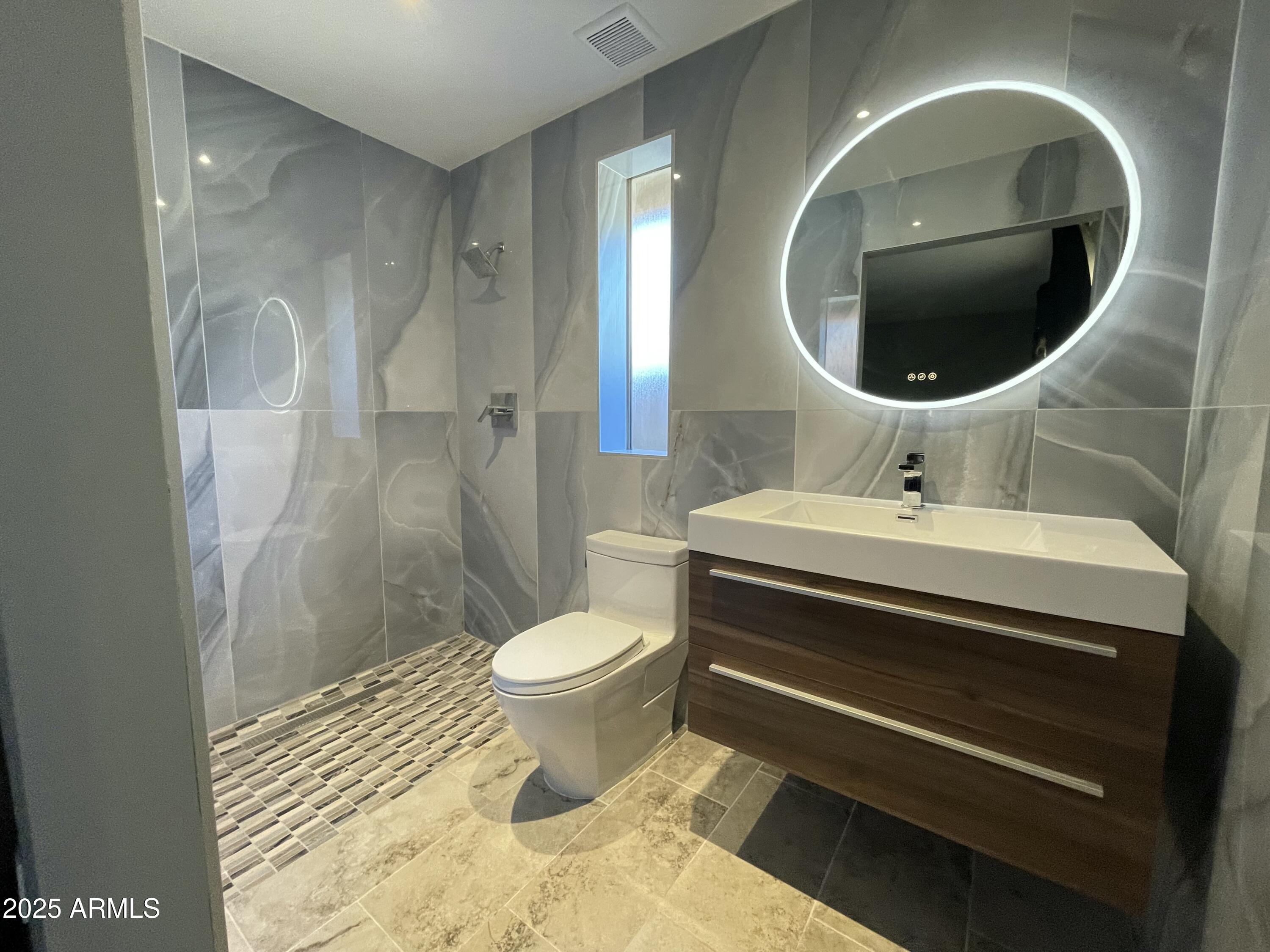 5220 E TUNDER Circle