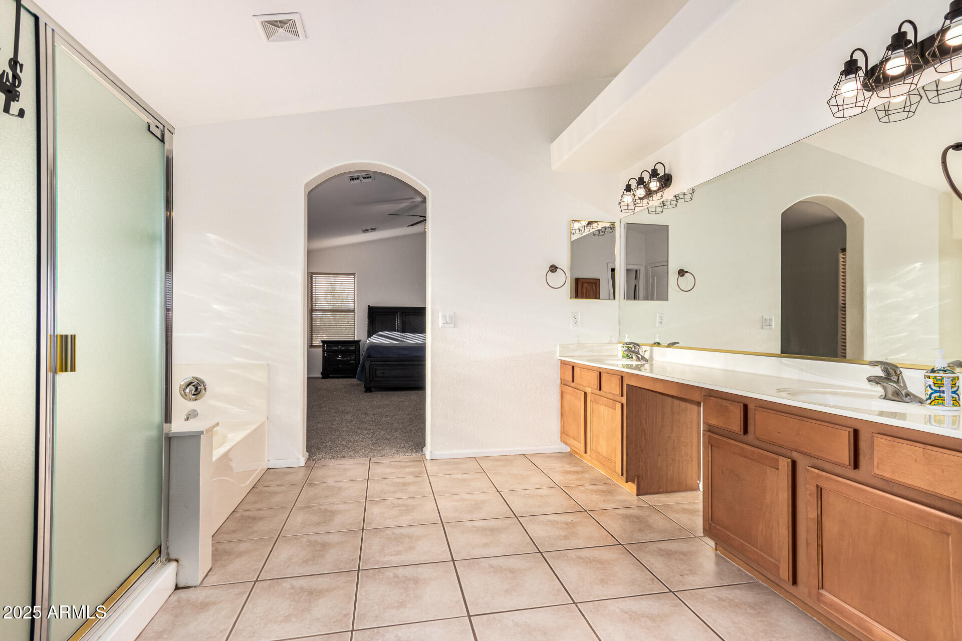 3214 S ADELLE Circle