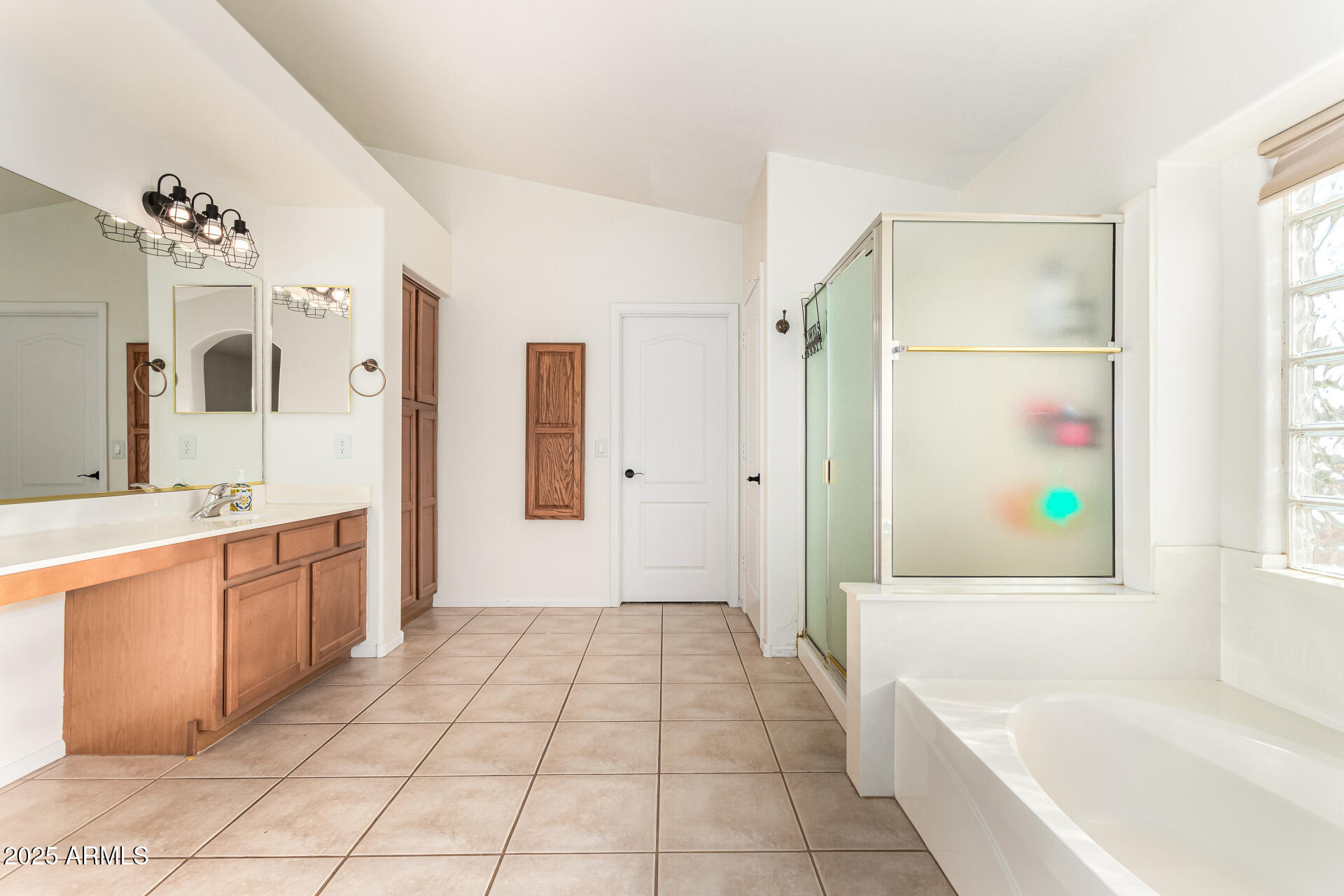 3214 S ADELLE Circle