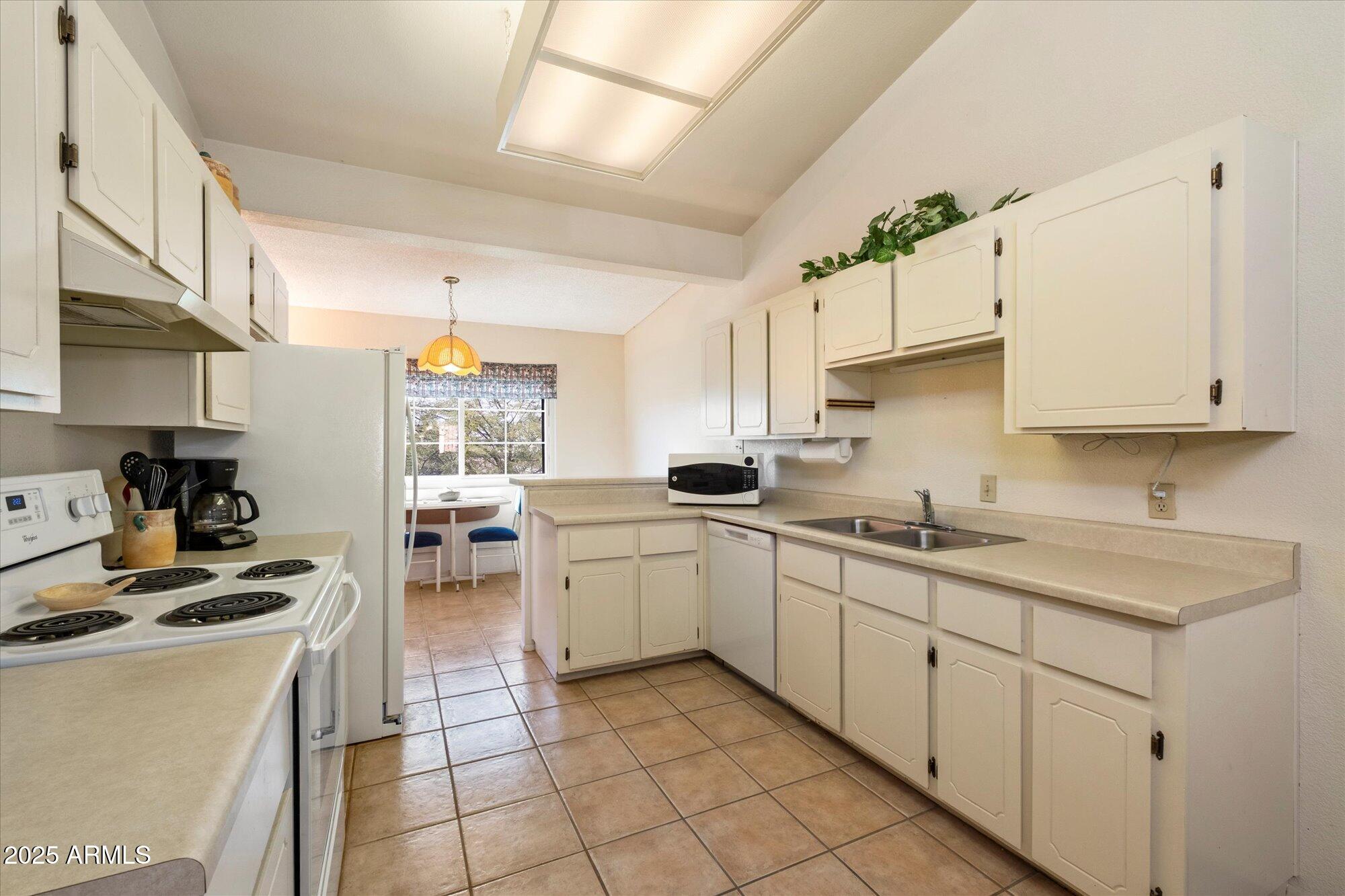 455 S DELAWARE Drive, 122