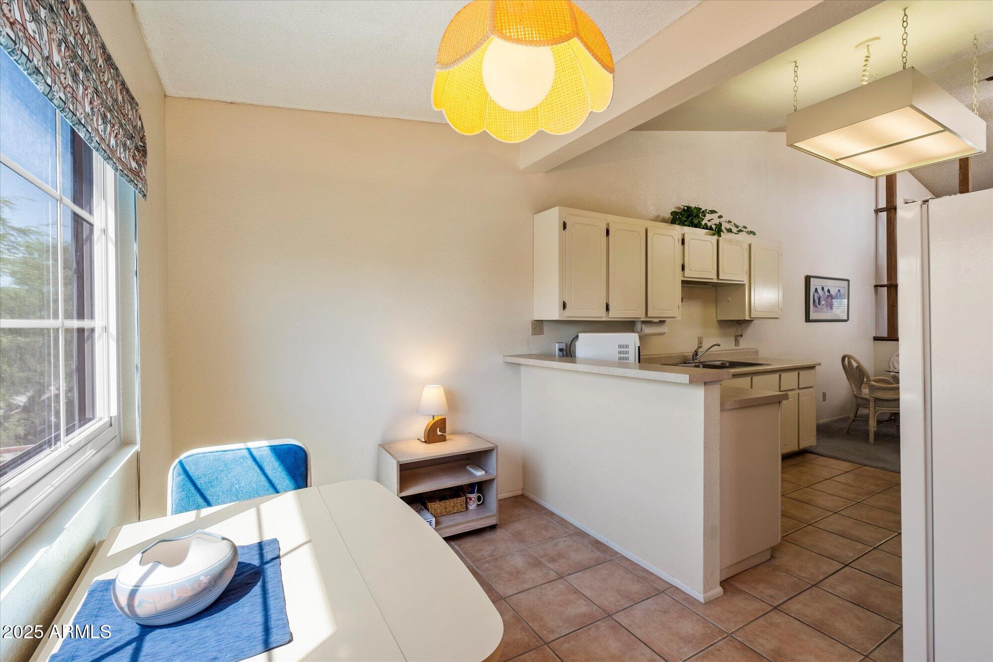 455 S DELAWARE Drive, 122